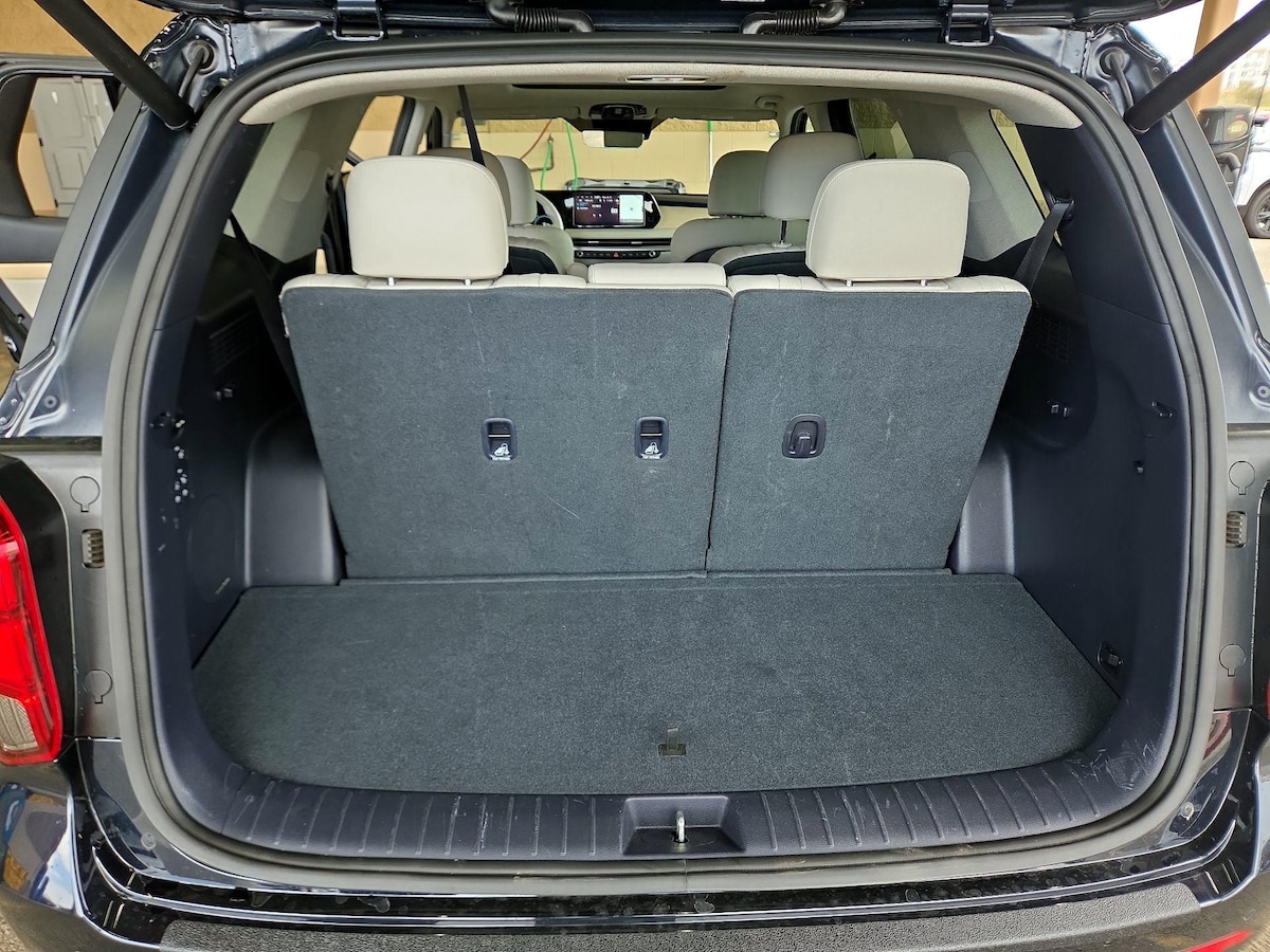 Trunk/Cargo (Seats Up)