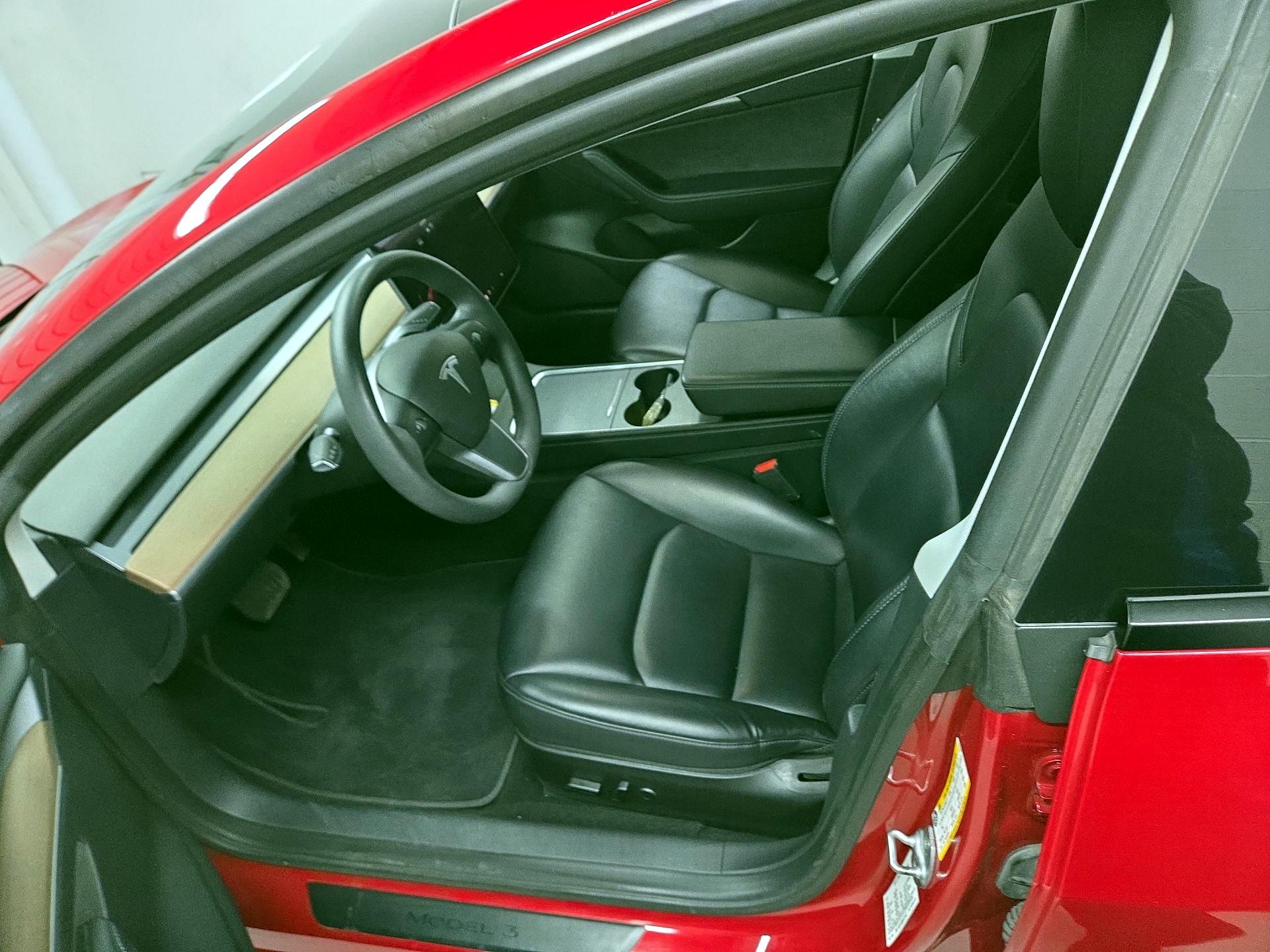 Thumbnail: 2022 Tesla Model 3 - 11