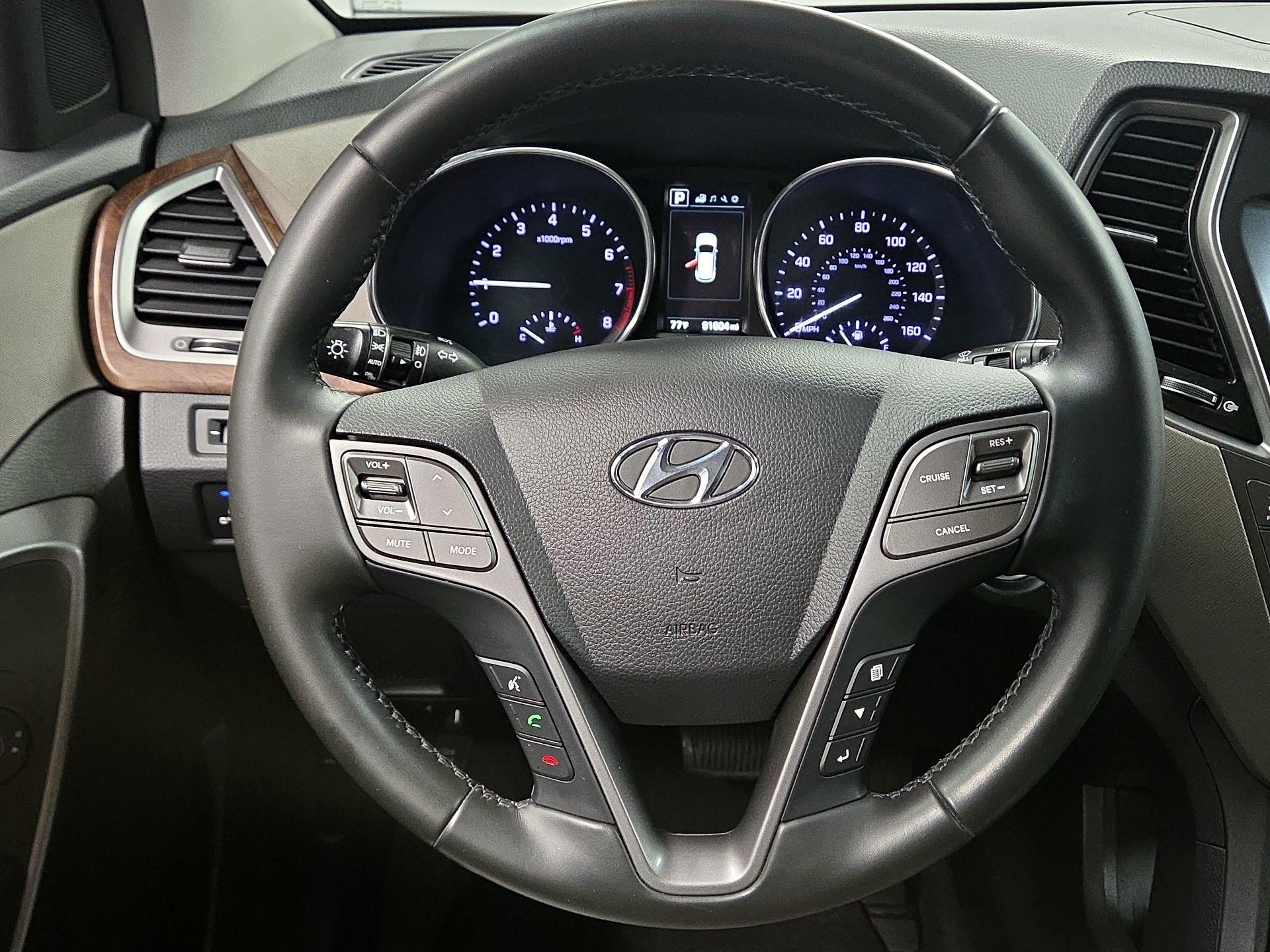 Thumbnail: 2019 Hyundai Santa Fe - 10