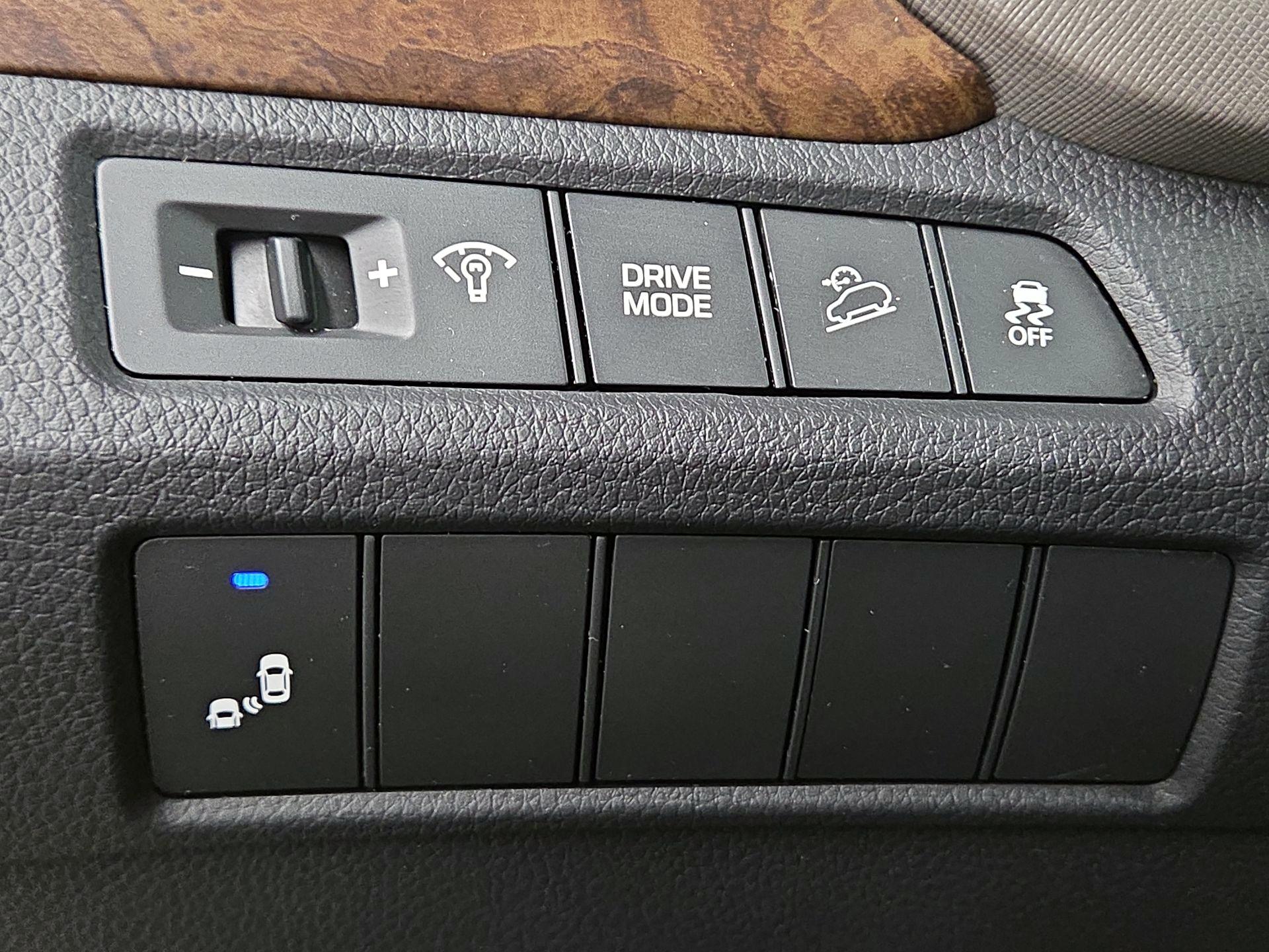 Thumbnail: 2019 Hyundai Santa Fe - 13