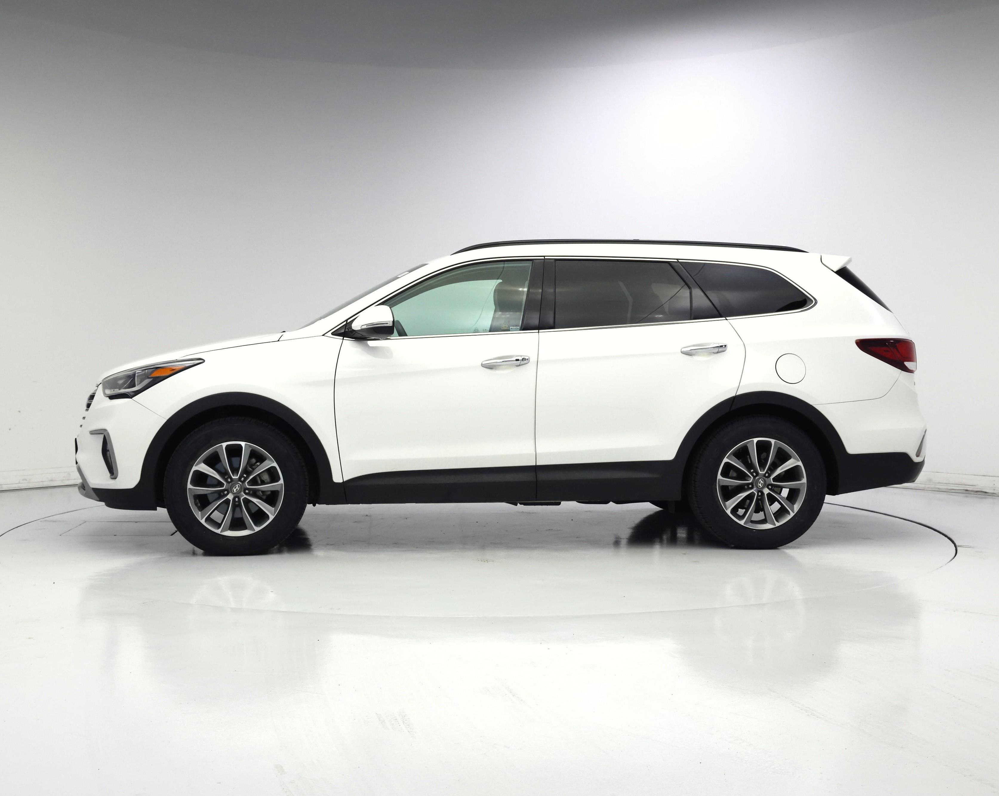 Thumbnail: 2019 Hyundai Santa Fe - 3