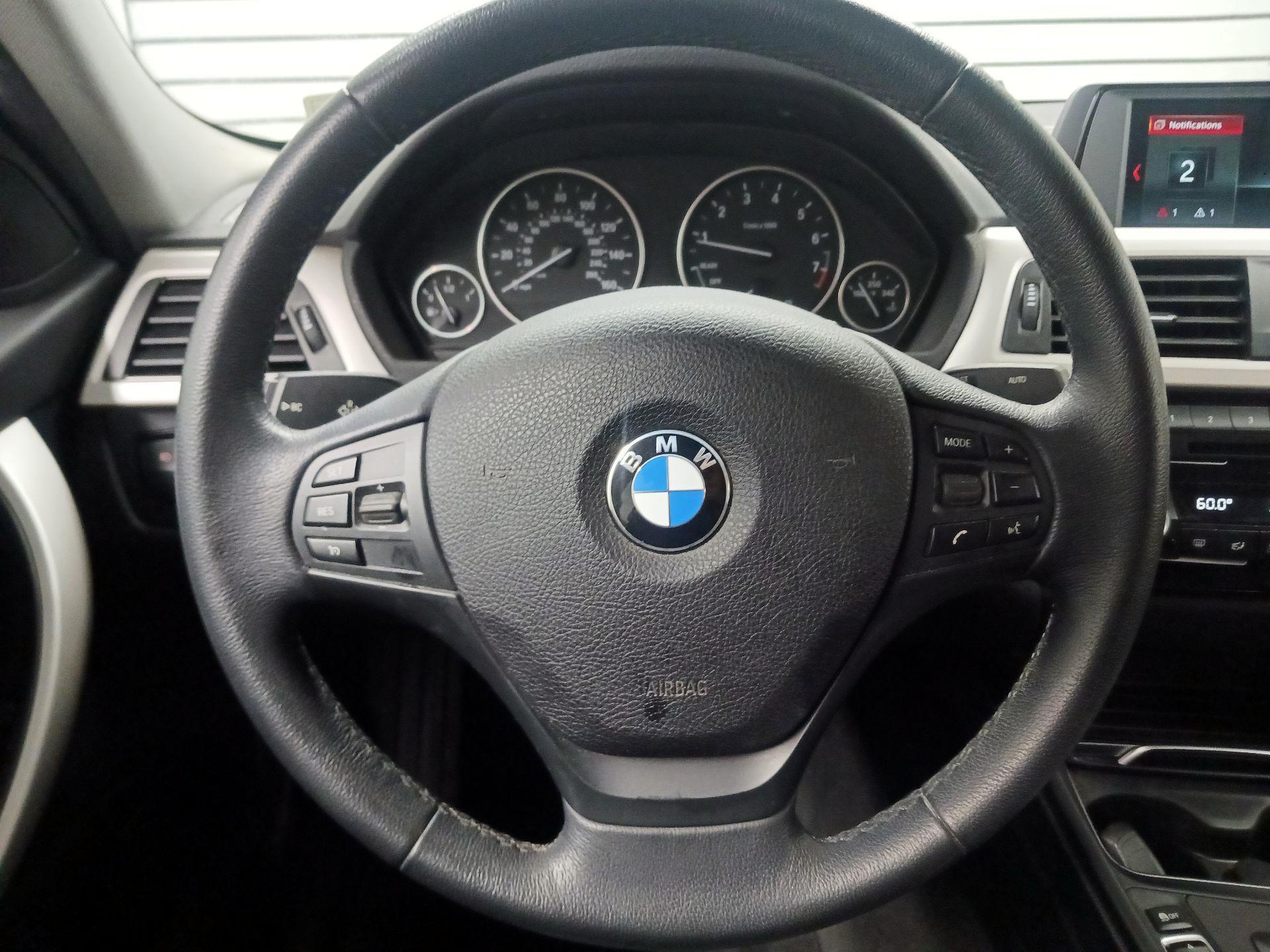Thumbnail: 2018 BMW 3 Series - 10