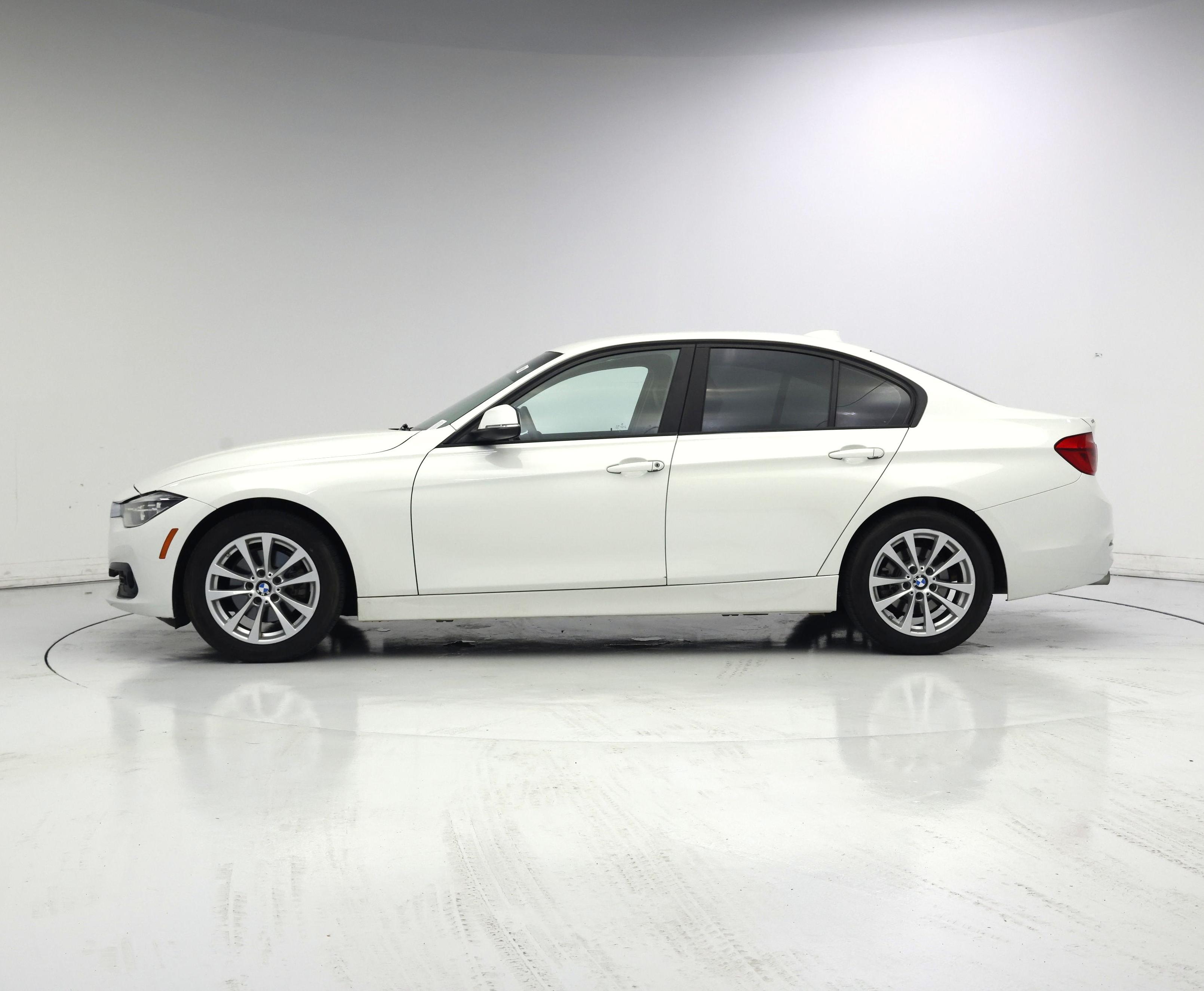 Thumbnail: 2018 BMW 3 Series - 3