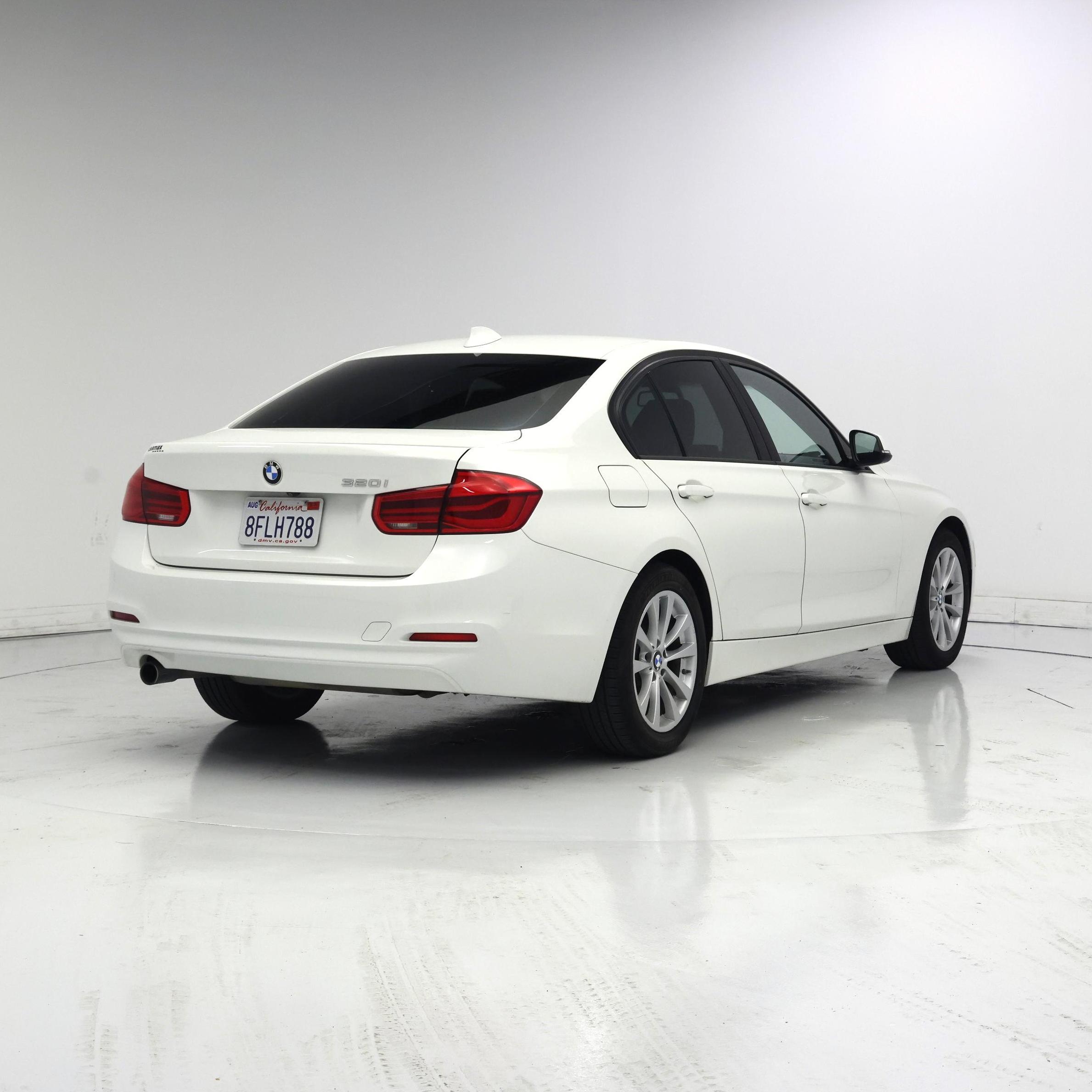 Thumbnail: 2018 BMW 3 Series - 8