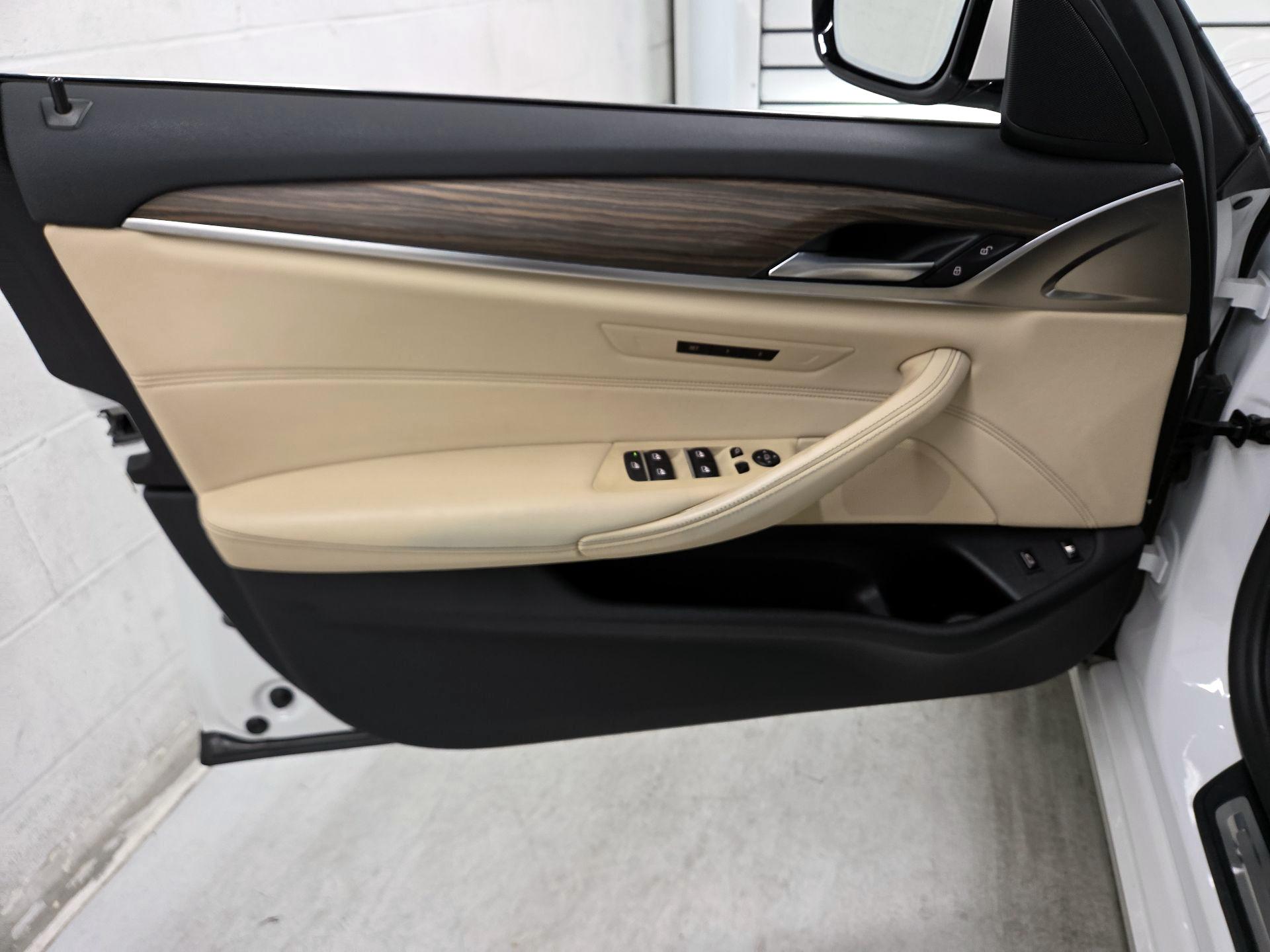 Thumbnail: 2021 BMW 5 Series - 12