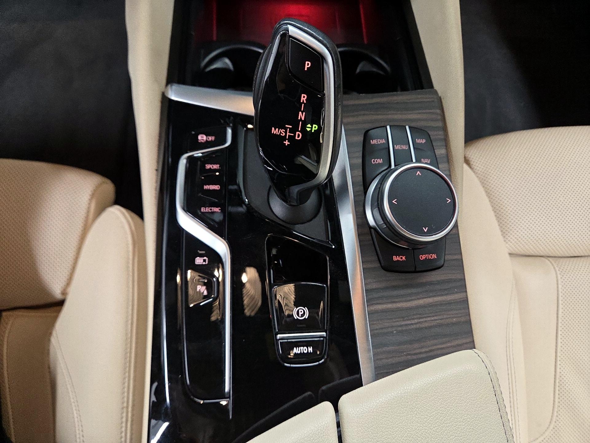 Thumbnail: 2021 BMW 5 Series - 15