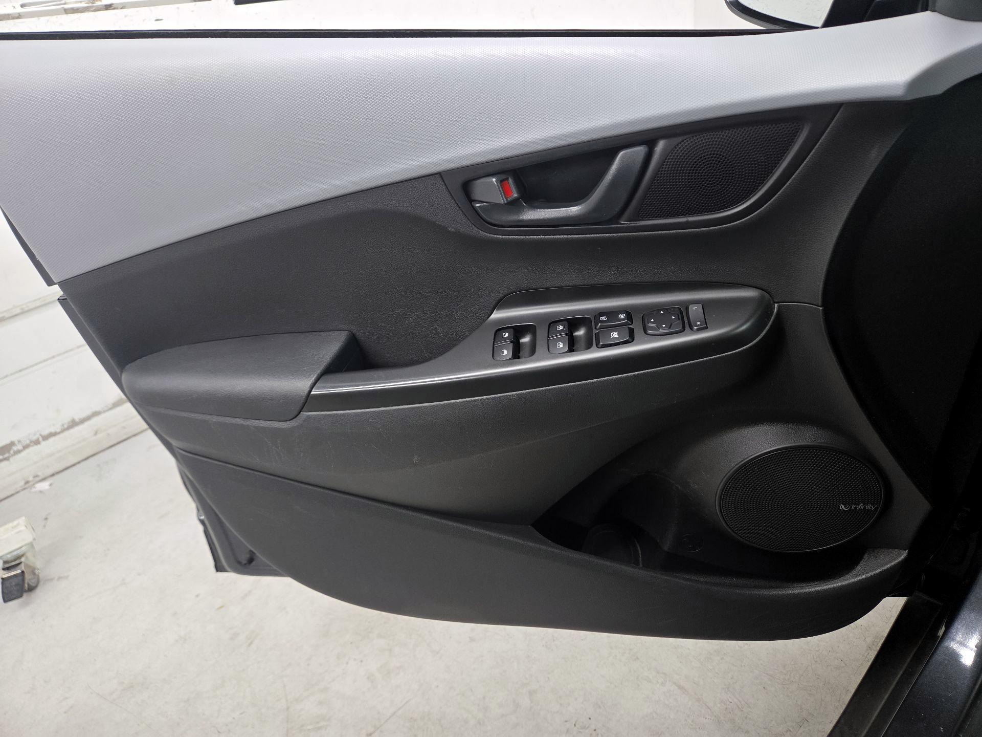 Thumbnail: 2021 Hyundai Kona - 12