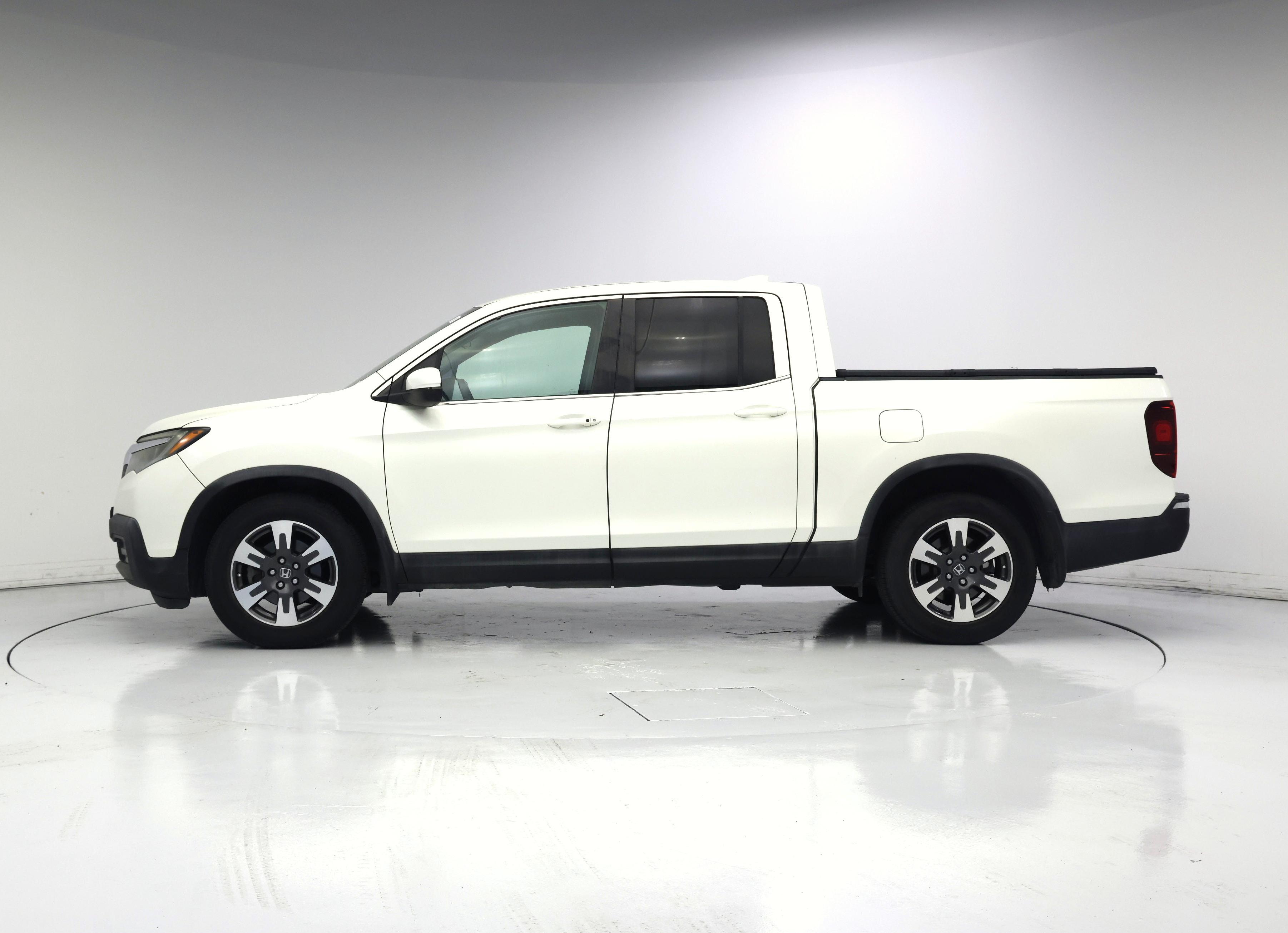 Thumbnail: 2017 Honda Ridgeline - 3
