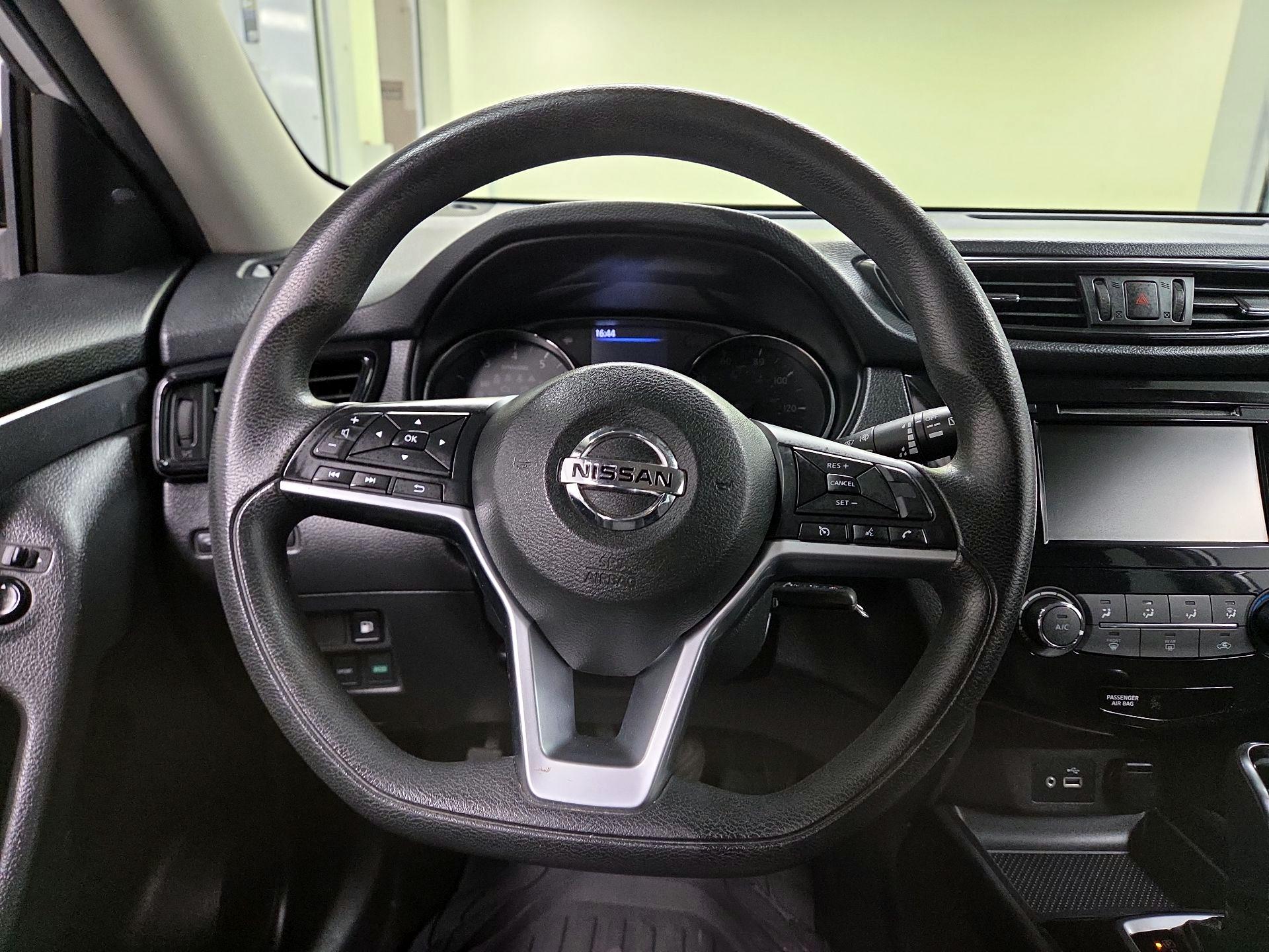 Thumbnail: 2018 Nissan Rogue - 10