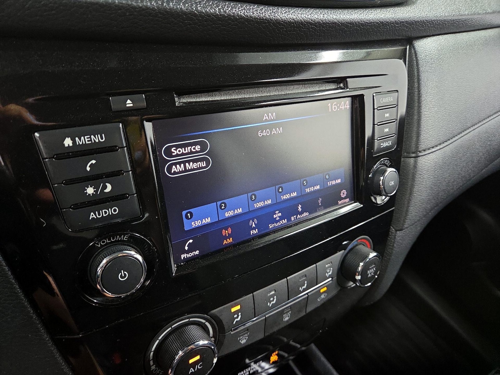 2018 Nissan Rogue S - Photo 14