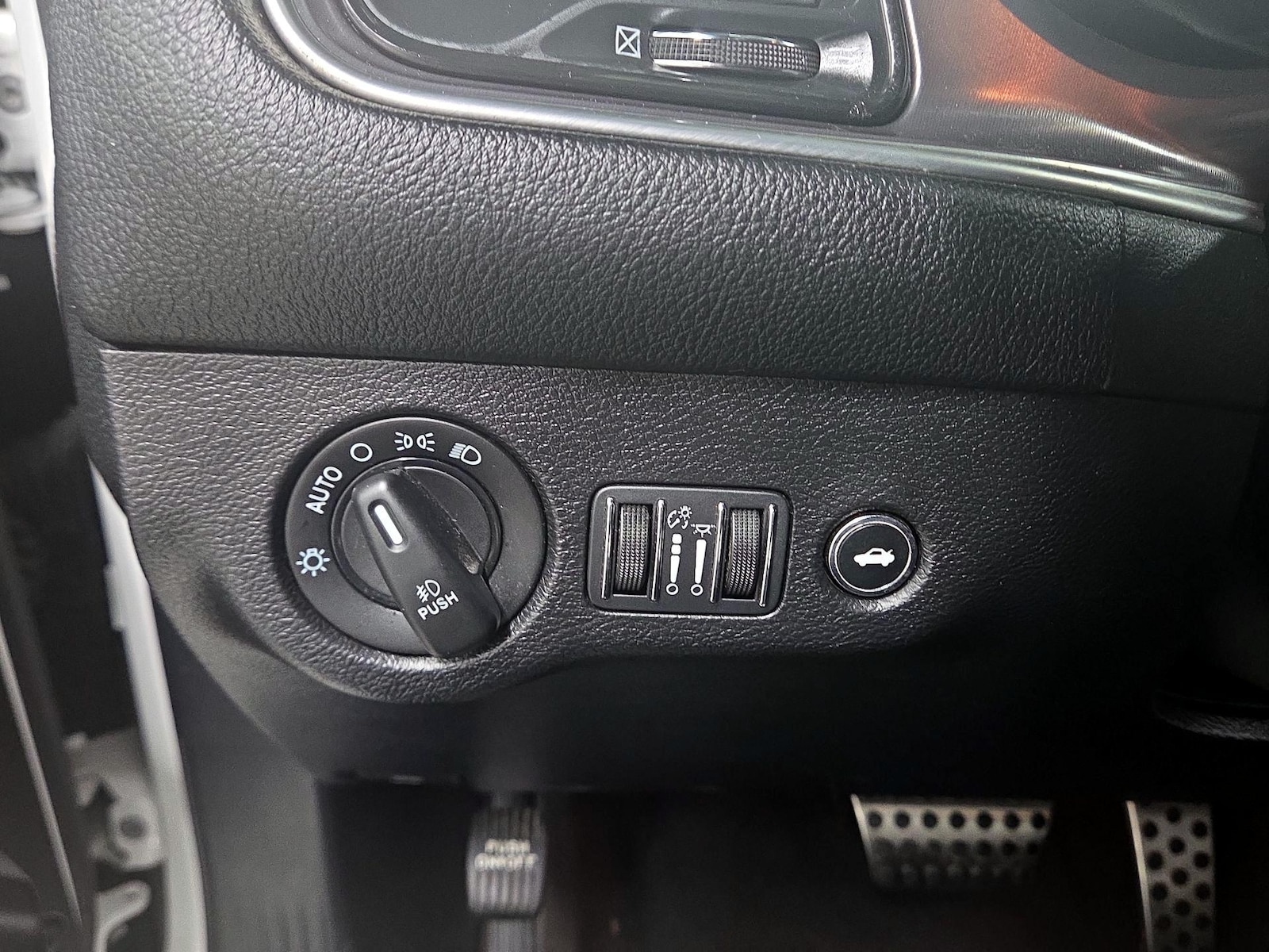 2019 Dodge Challenger SXT Plus - Photo 12