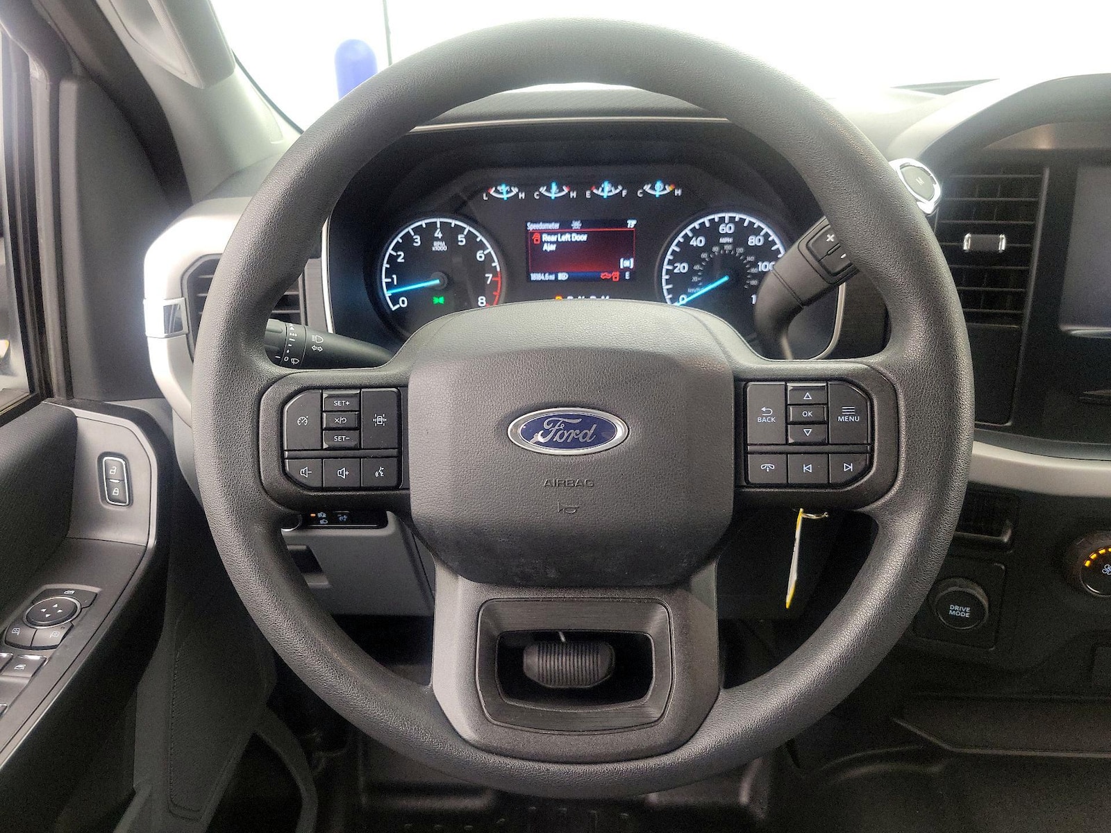 2022 Ford F-150 XL - Photo 11
