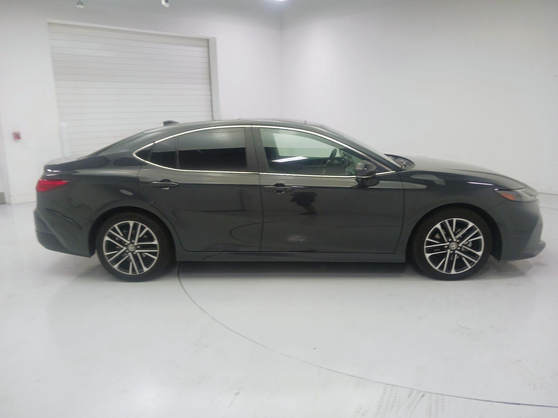 Thumbnail: 2025 Toyota Camry - 4