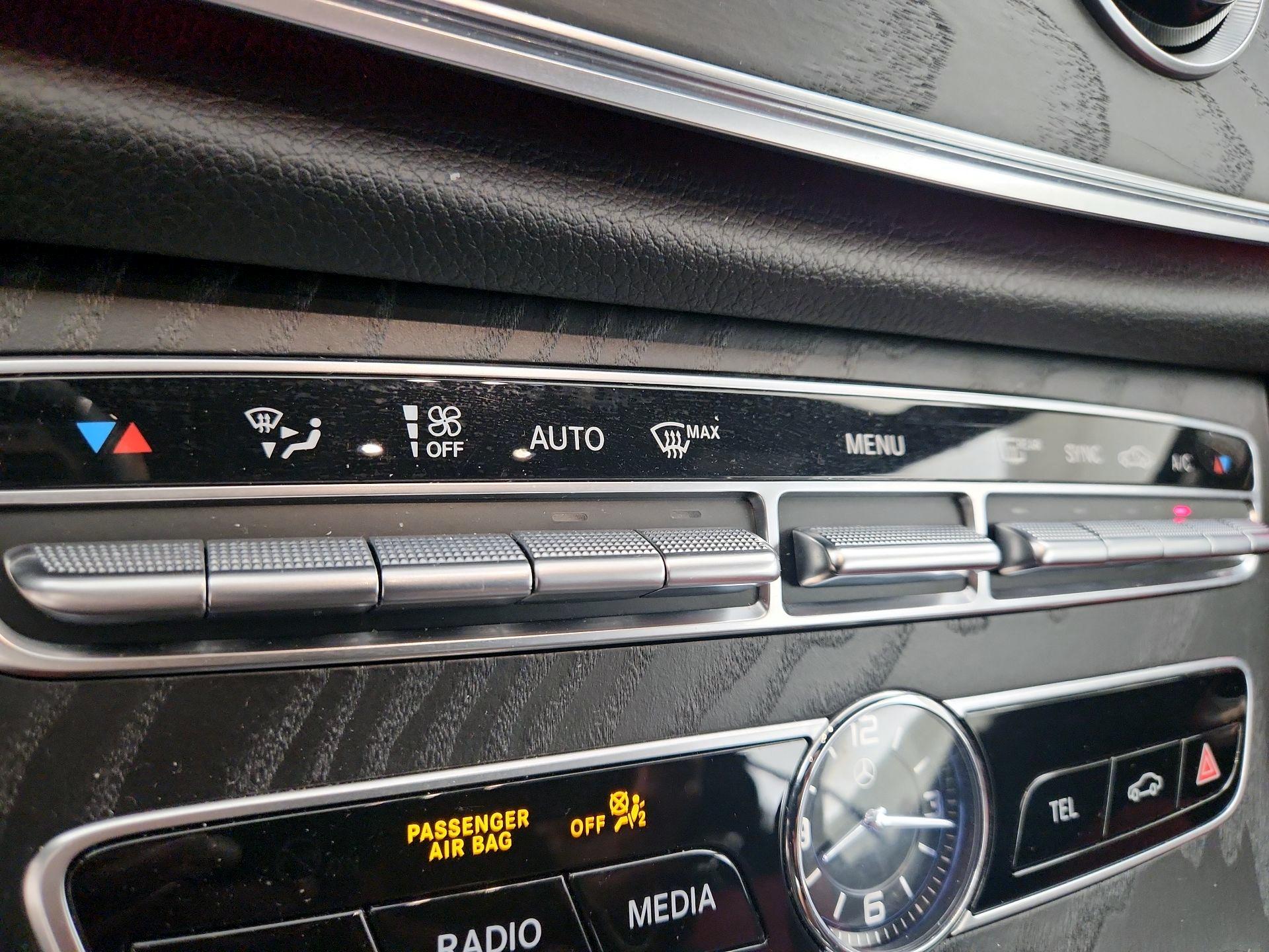 Thumbnail: 2020 Mercedes-Benz E-Class - 16