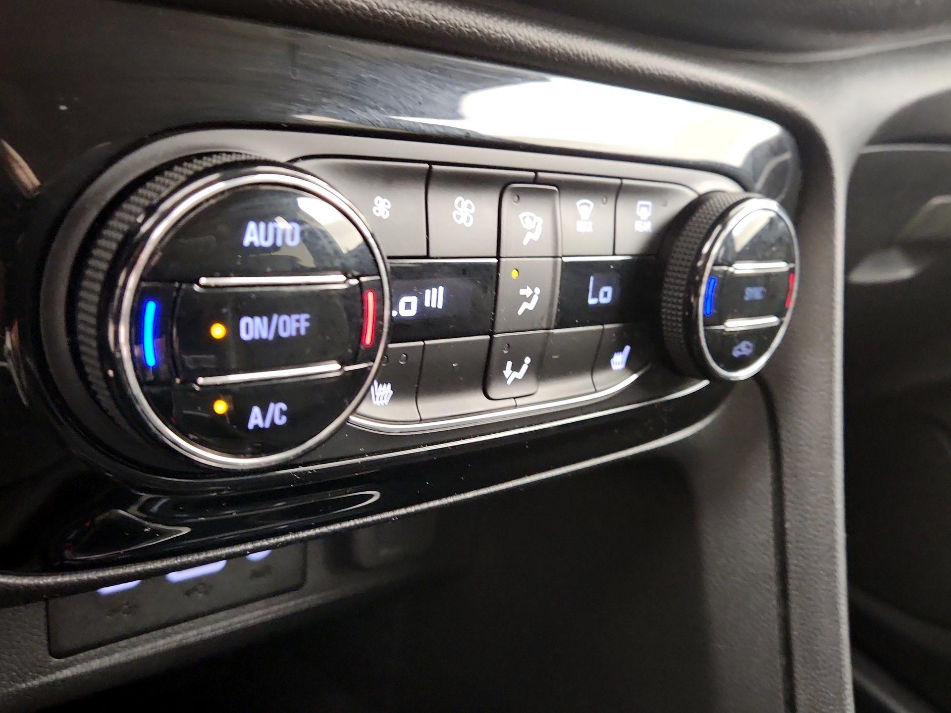 Thumbnail: 2020 Buick Encore GX - 16