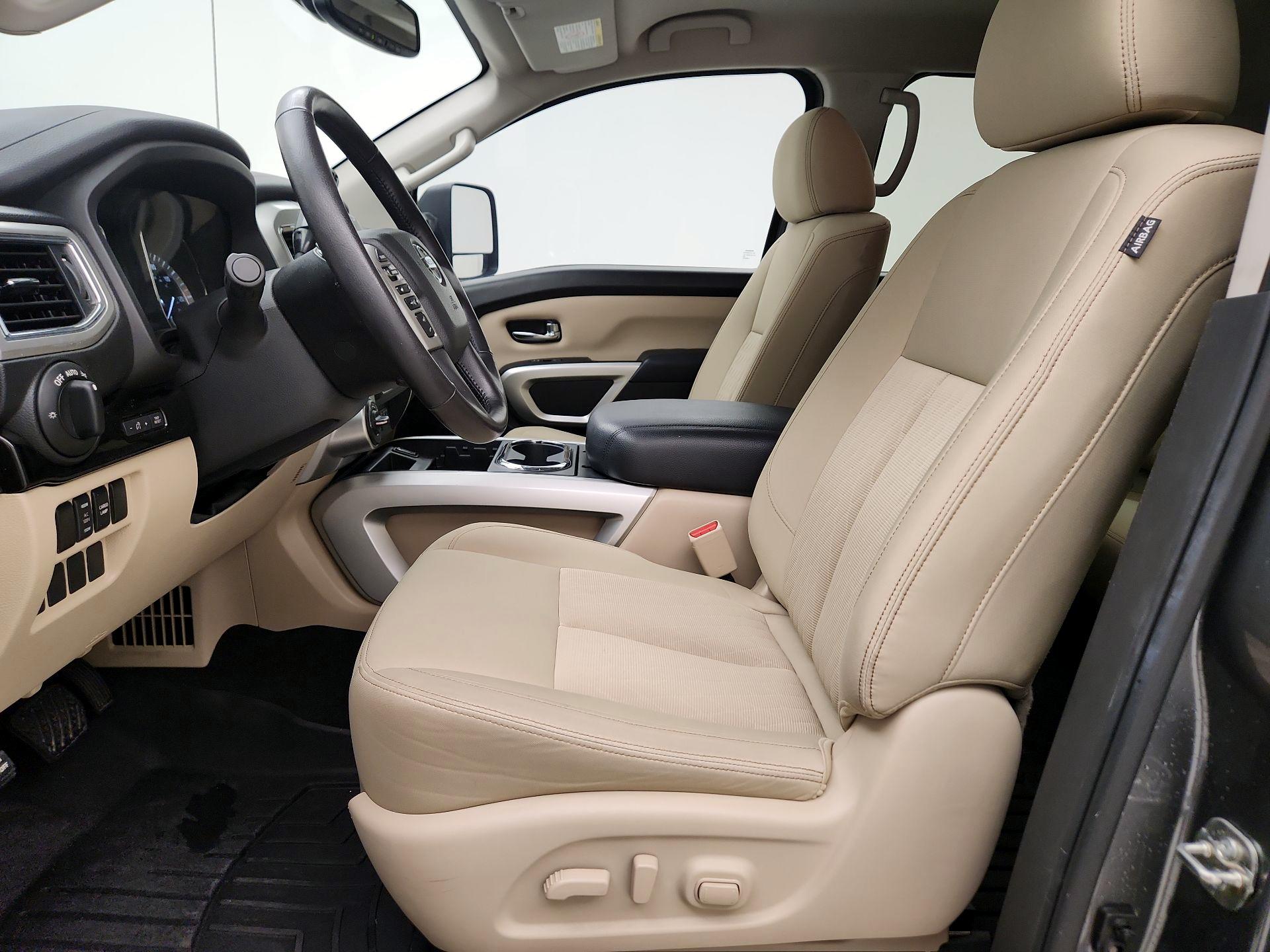 Thumbnail: 2019 Nissan Titan - 11