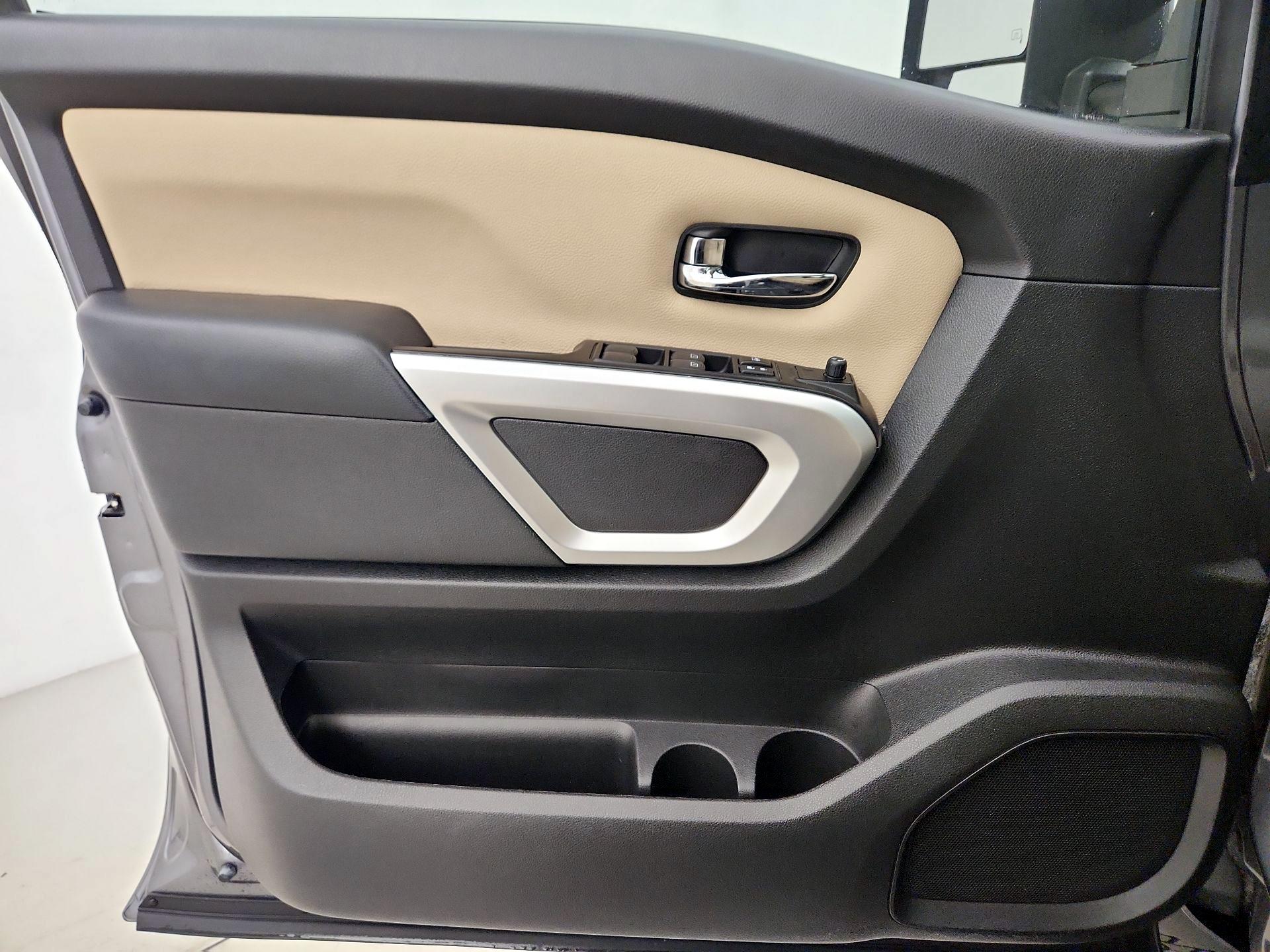 Thumbnail: 2019 Nissan Titan - 12