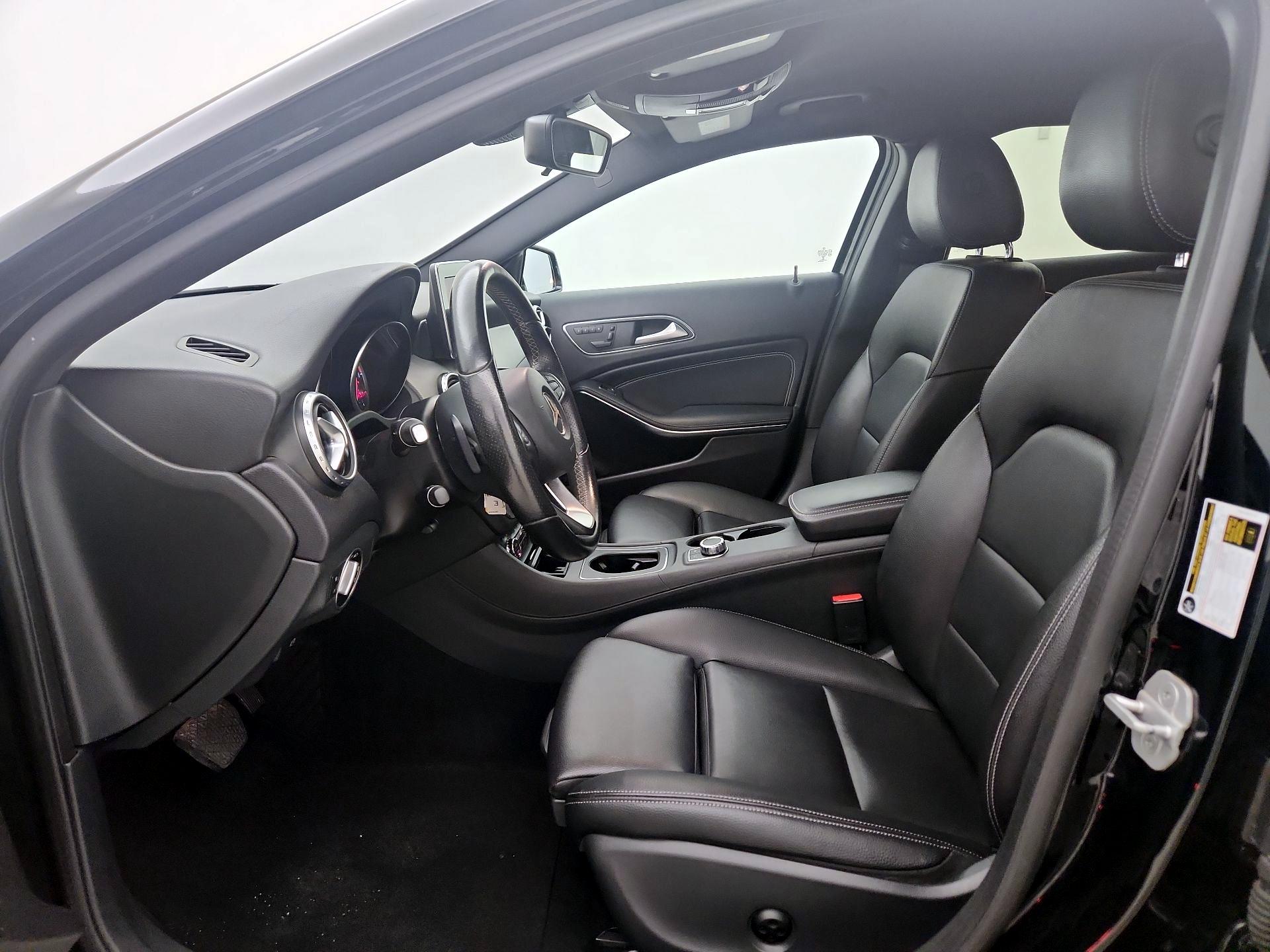 Thumbnail: 2017 Mercedes-Benz GLA - 11