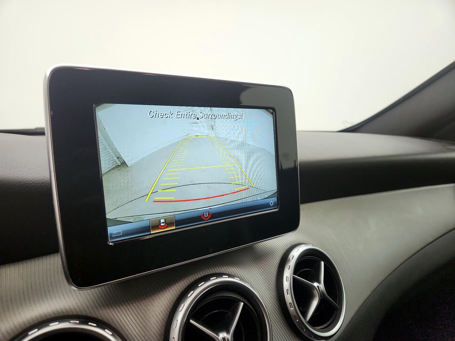 Thumbnail: 2017 Mercedes-Benz GLA - 15