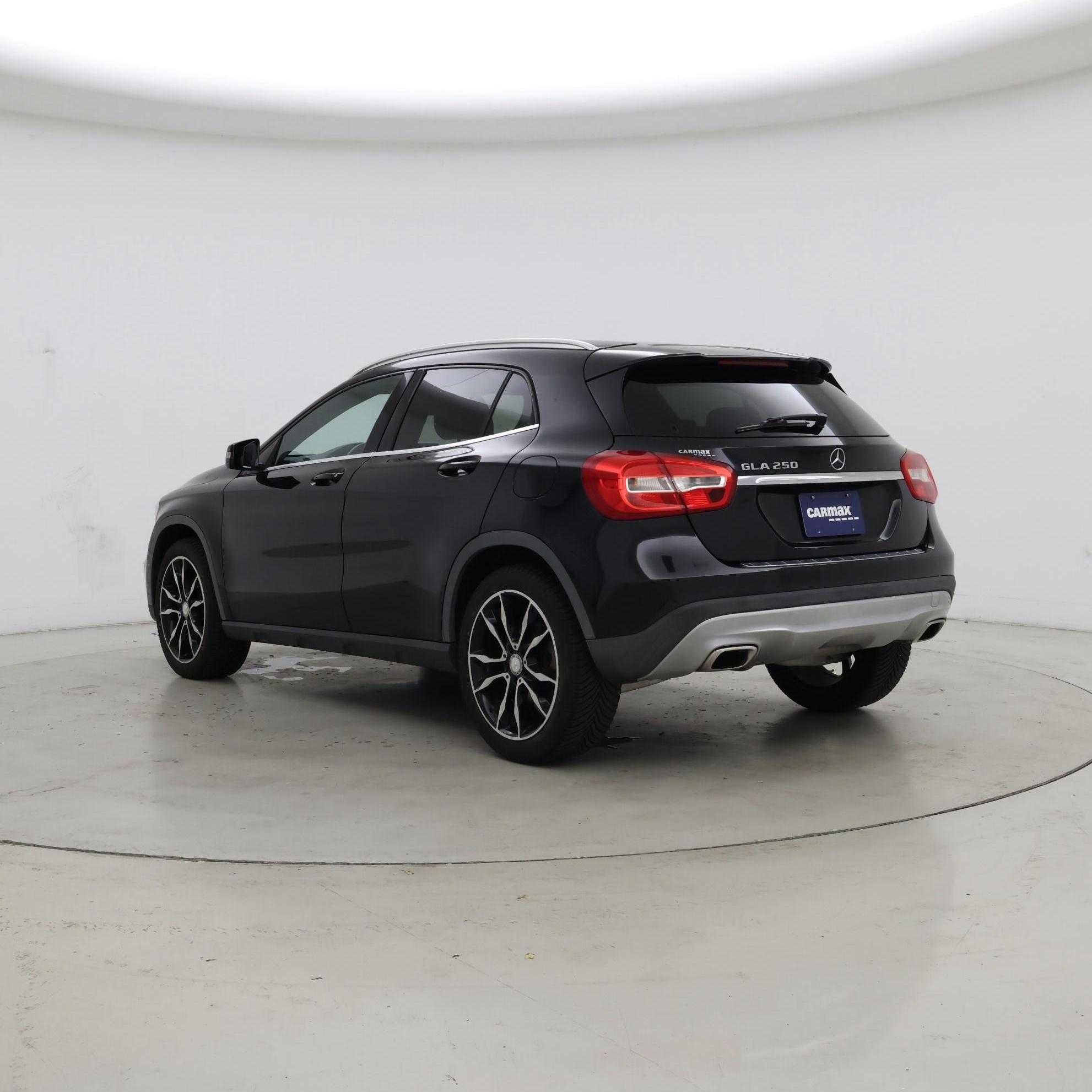 Thumbnail: 2017 Mercedes-Benz GLA - 2
