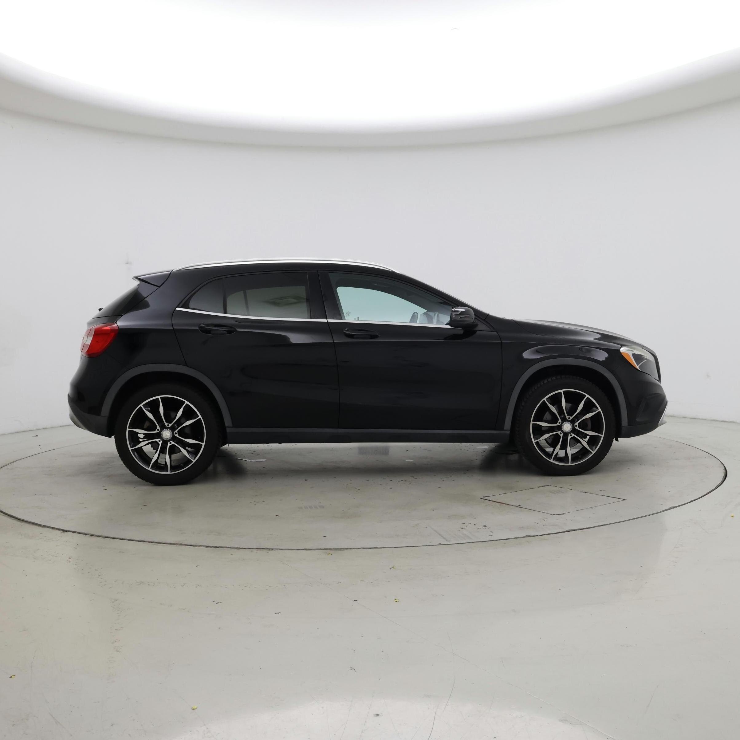 Thumbnail: 2017 Mercedes-Benz GLA - 7