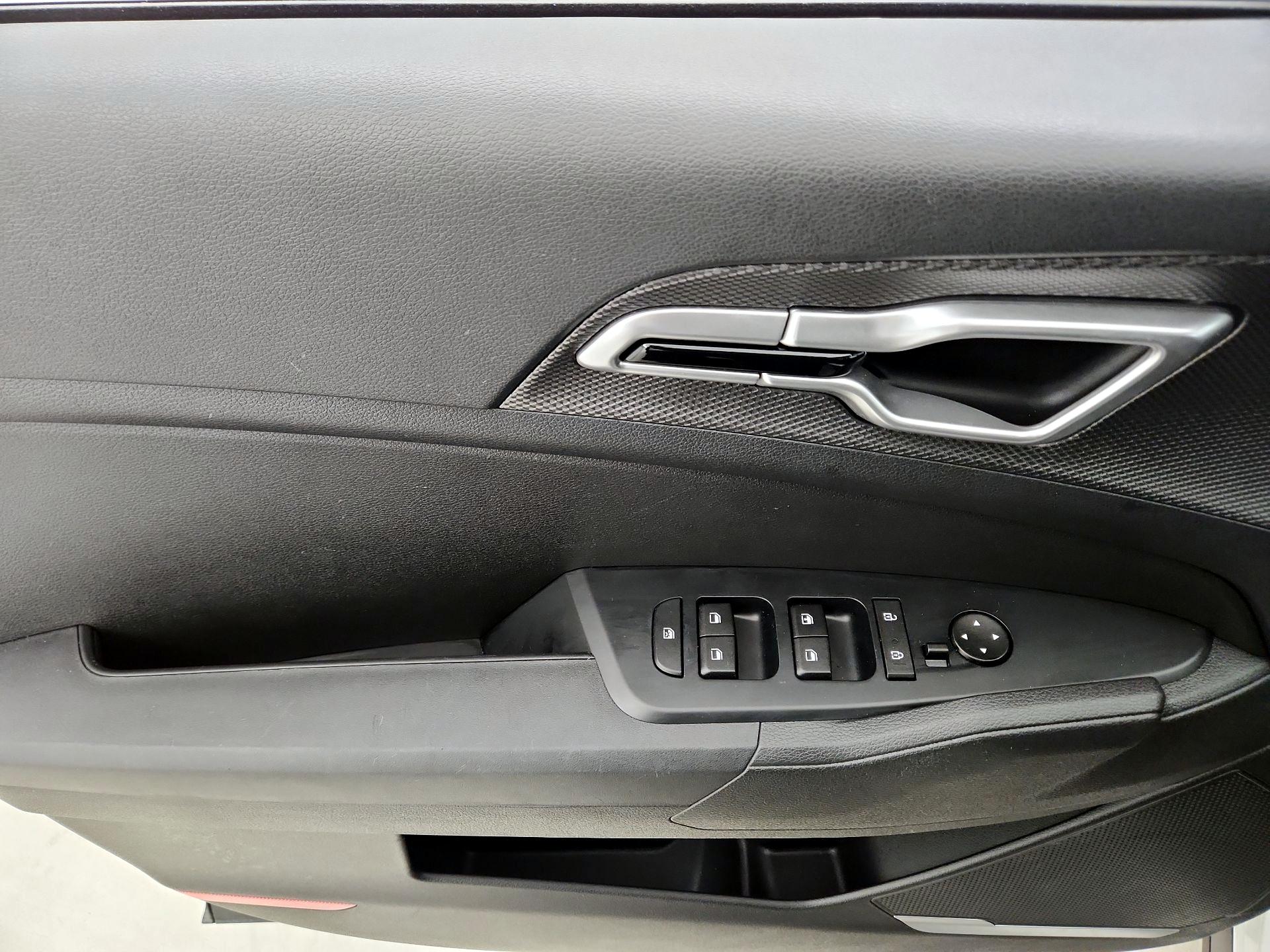 Thumbnail: 2025 Kia Sportage - 12