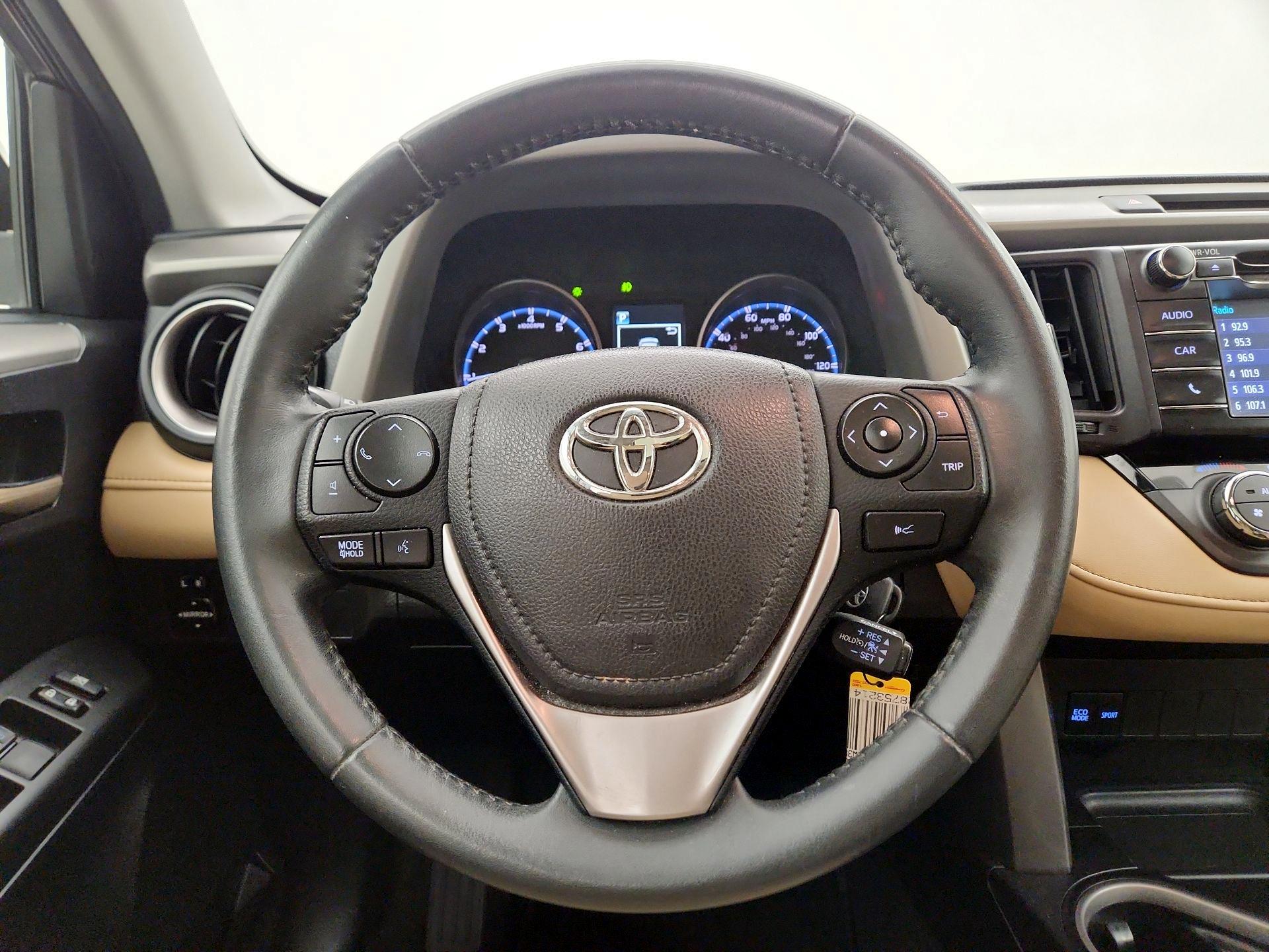 Thumbnail: 2017 Toyota RAV4 - 10