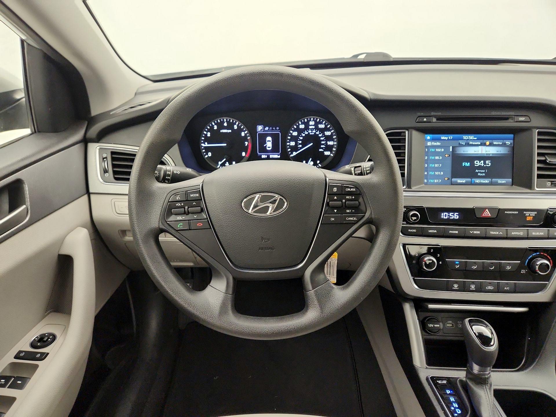 Thumbnail: 2016 Hyundai Sonata - 10