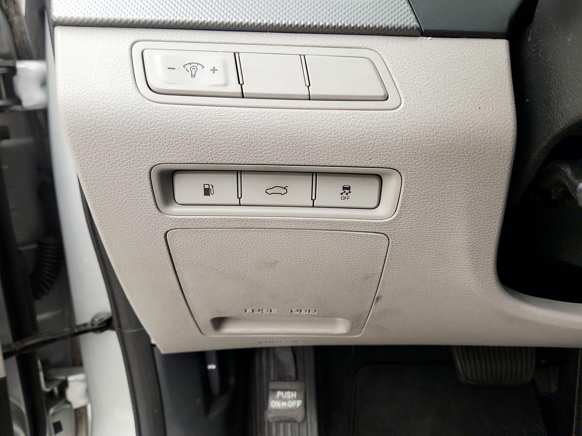Thumbnail: 2016 Hyundai Sonata - 13