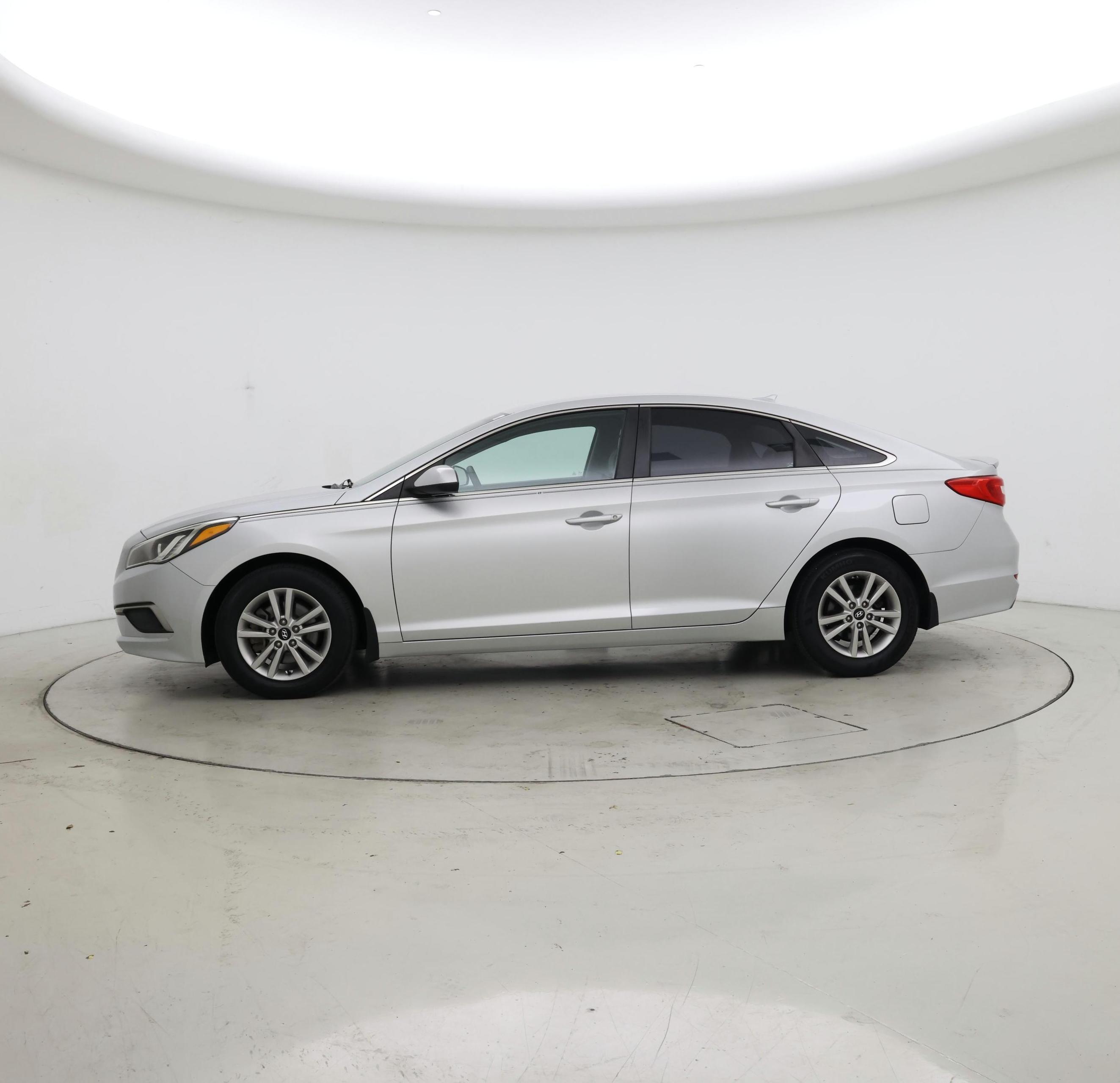 Thumbnail: 2016 Hyundai Sonata - 3