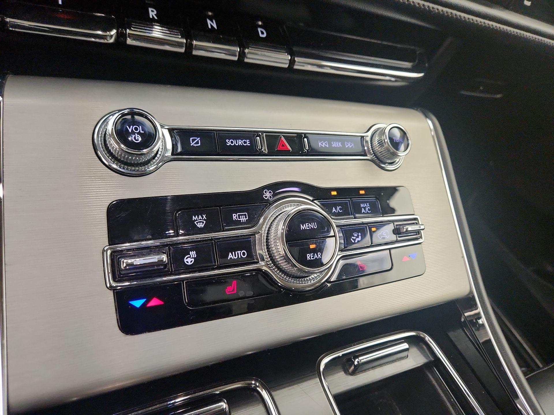Thumbnail: 2022 Lincoln Aviator - 17