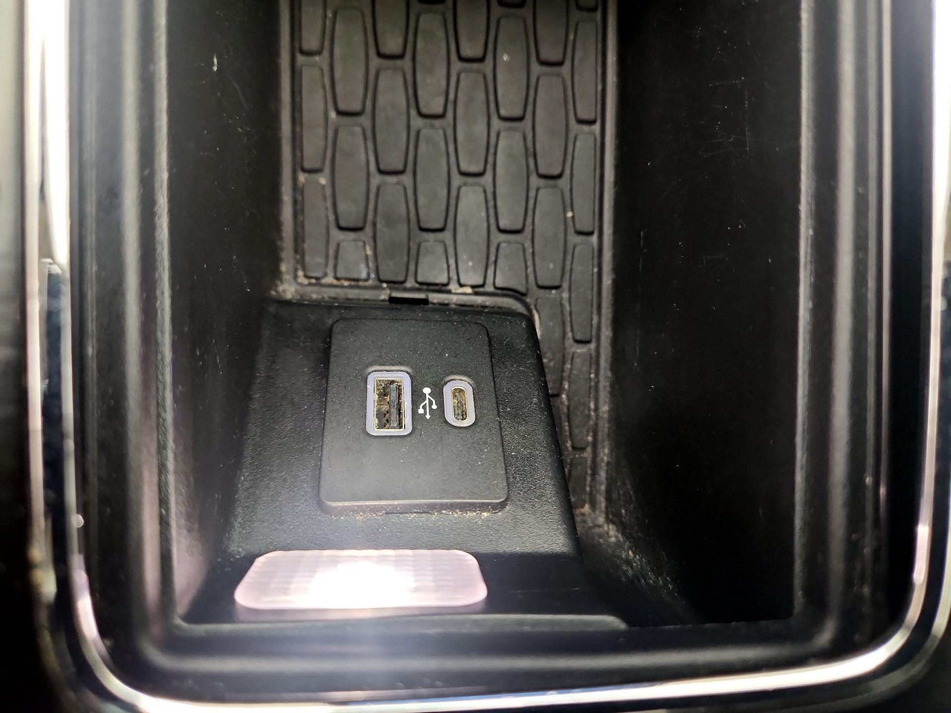 Thumbnail: 2022 Lincoln Aviator - 19