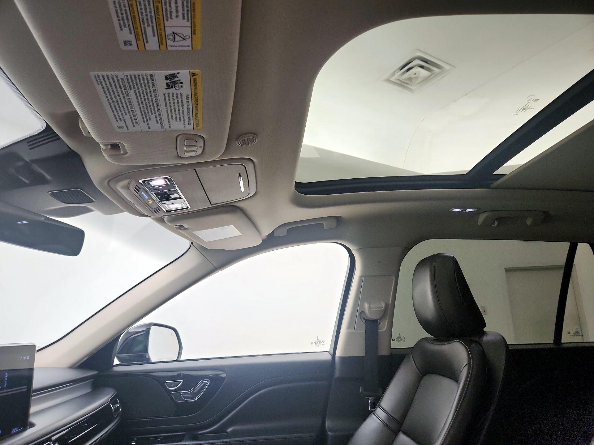 Thumbnail: 2022 Lincoln Aviator - 20