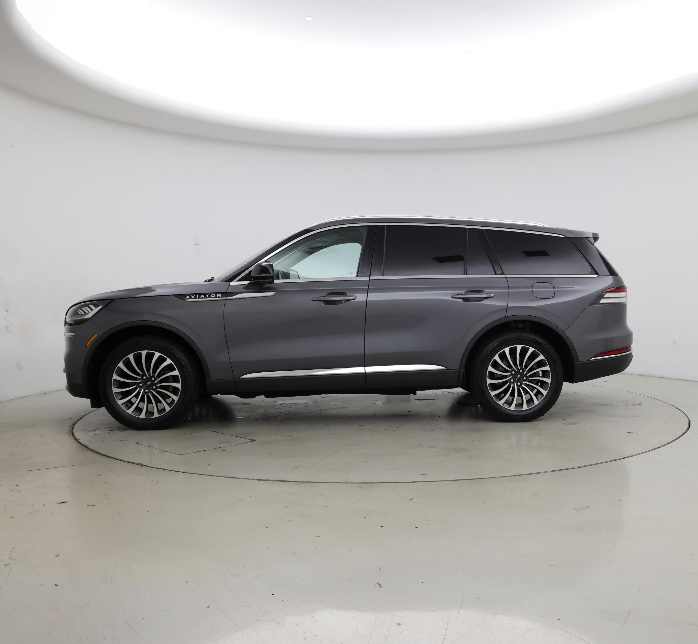 Thumbnail: 2022 Lincoln Aviator - 3