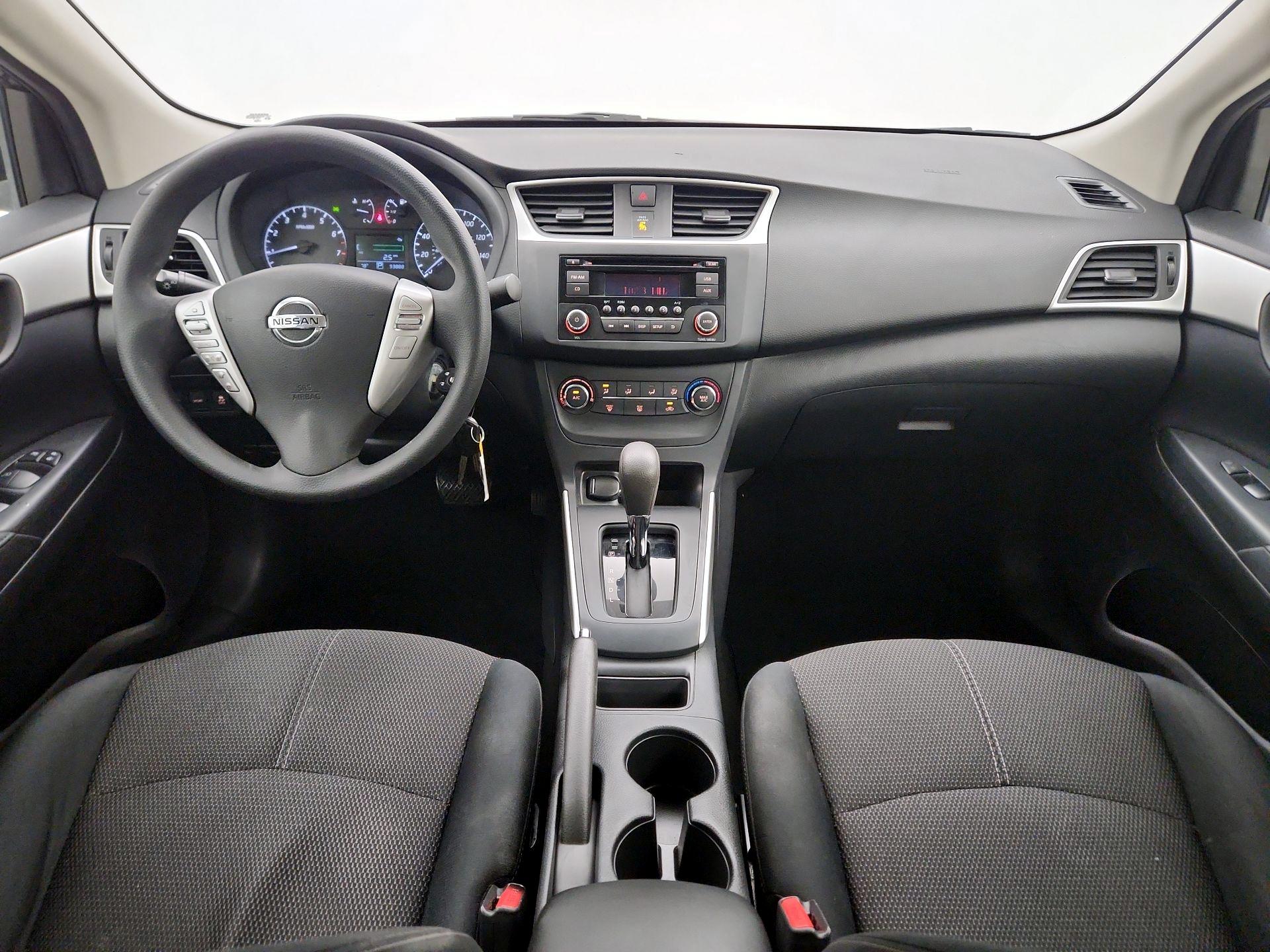 Thumbnail: 2016 Nissan Sentra - 9