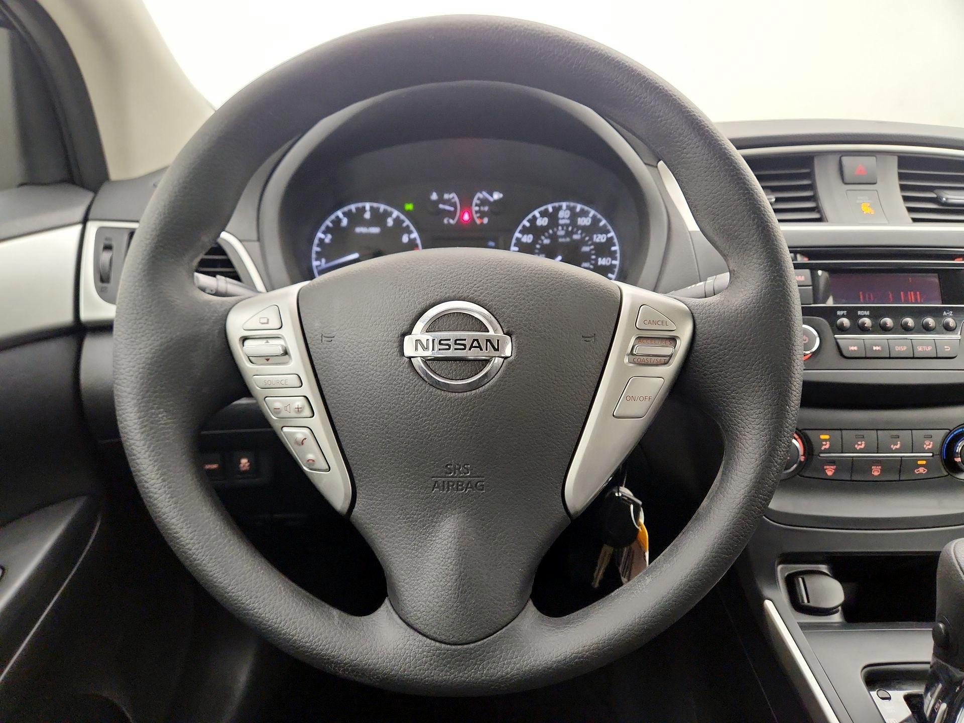 Thumbnail: 2016 Nissan Sentra - 10