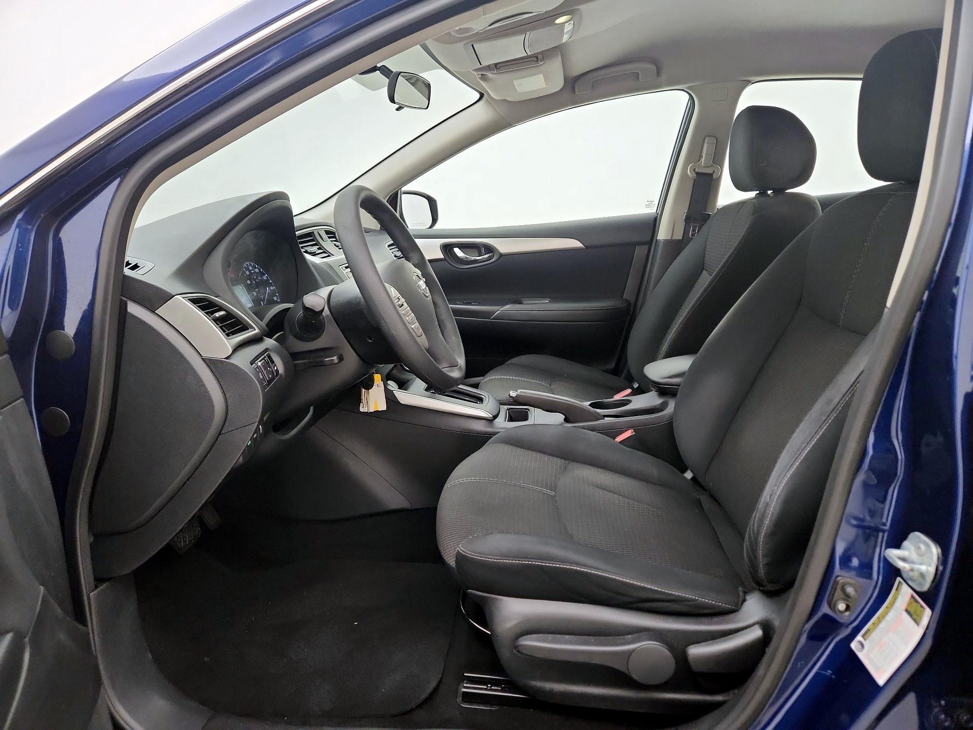 Thumbnail: 2016 Nissan Sentra - 11