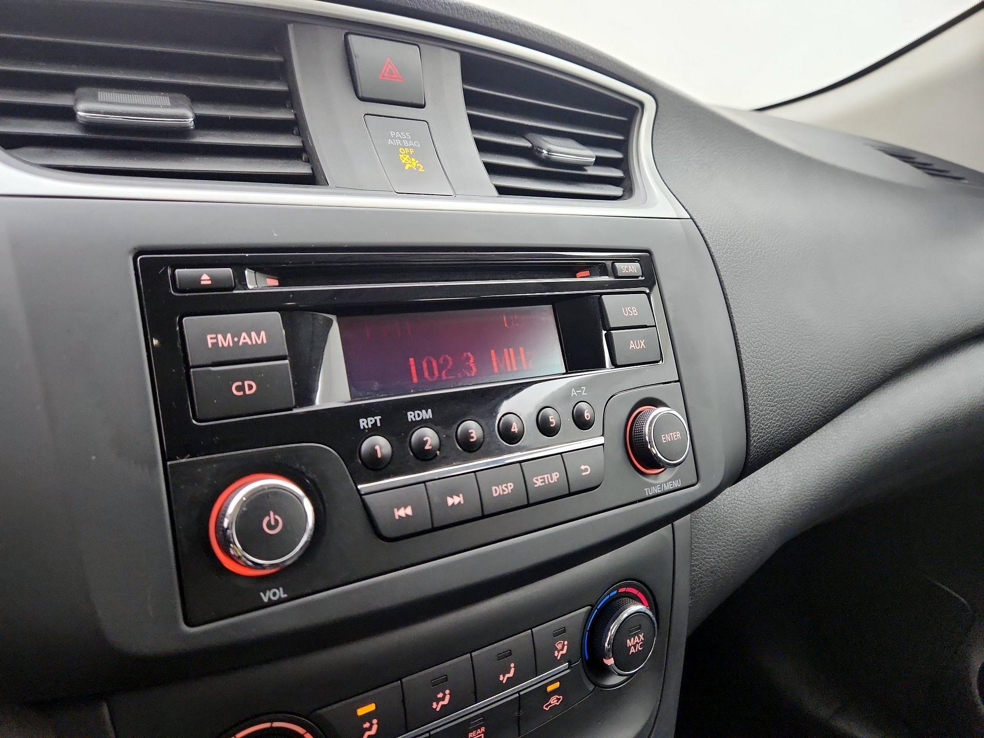 Thumbnail: 2016 Nissan Sentra - 14