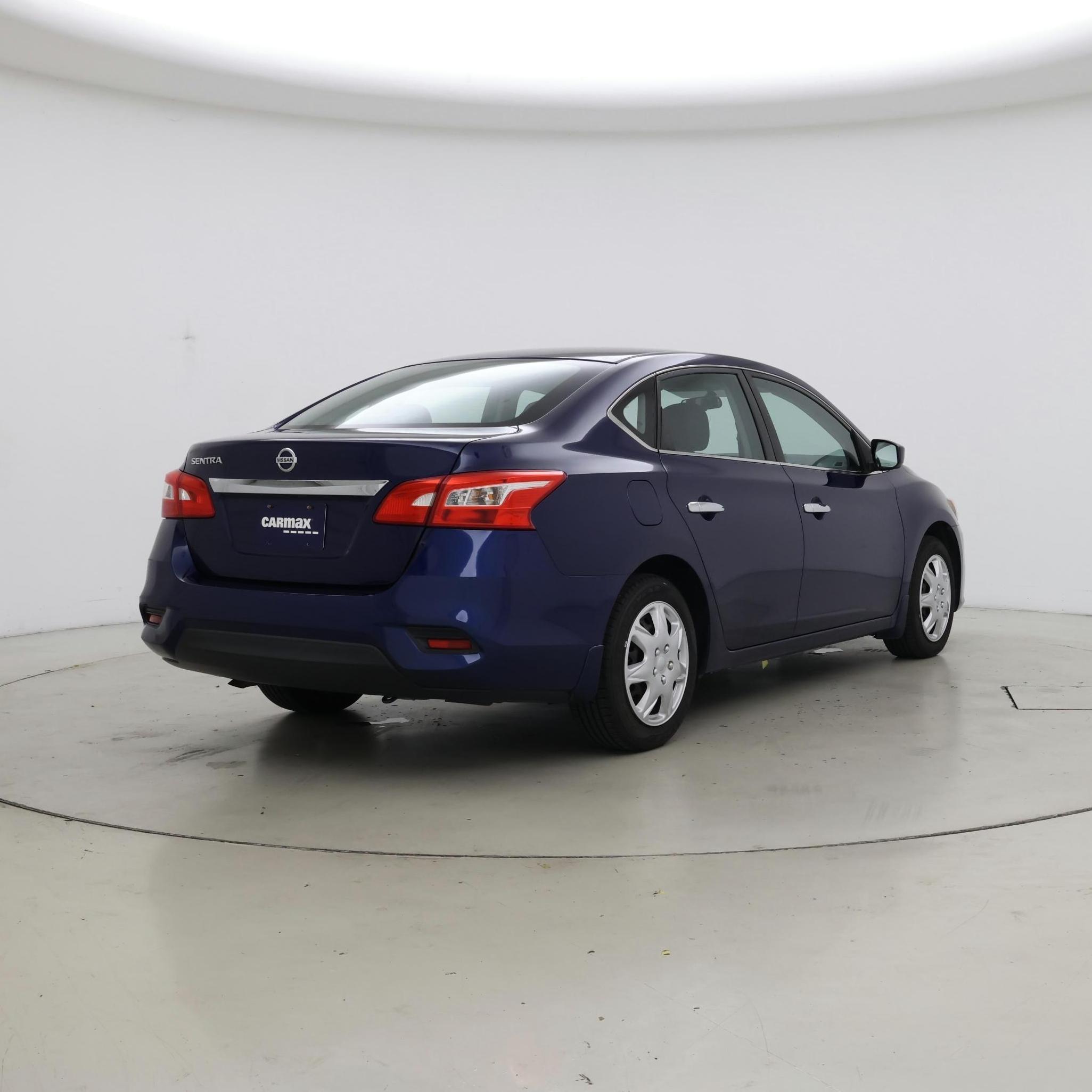 Thumbnail: 2016 Nissan Sentra - 8