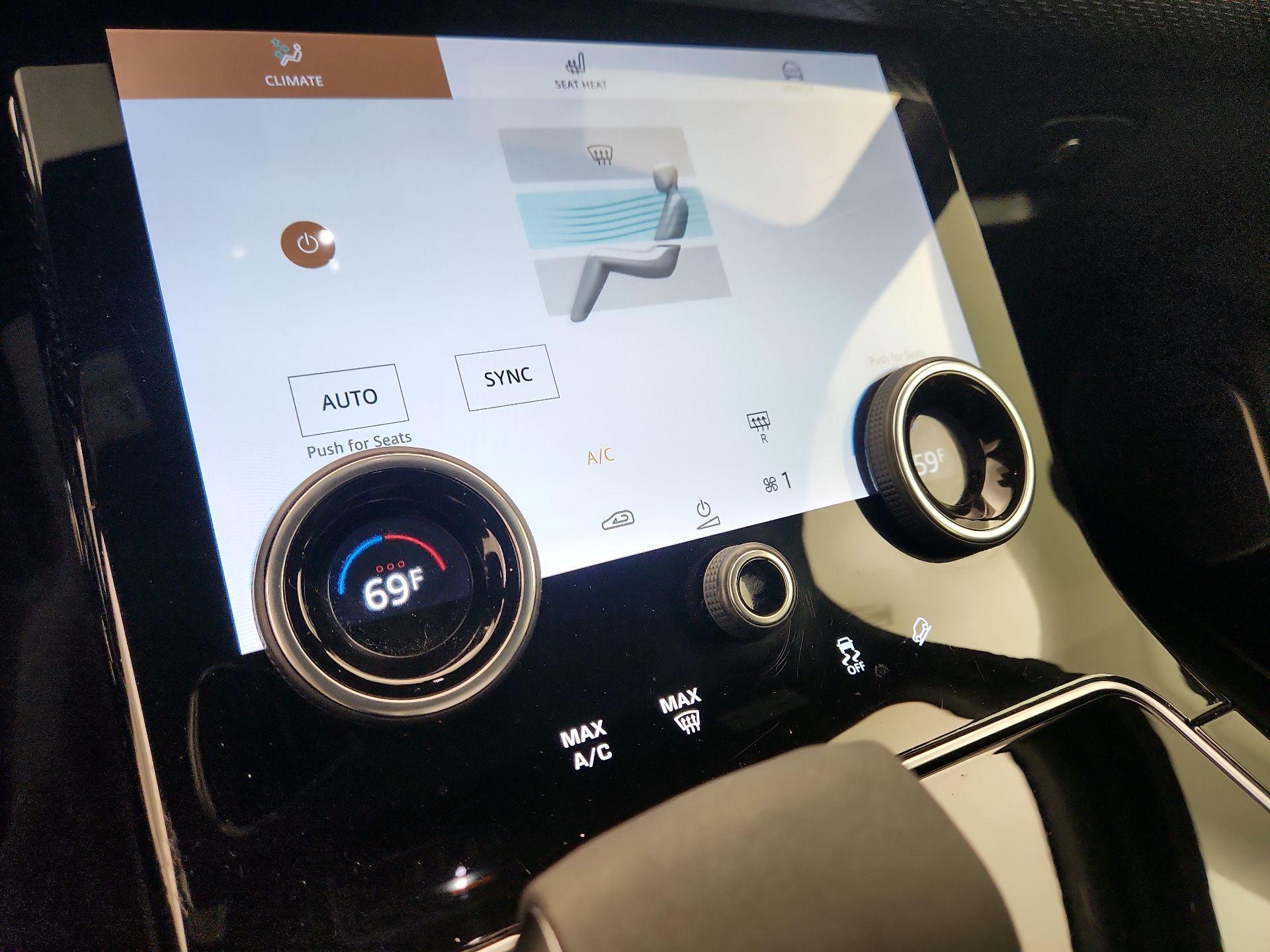 Thumbnail: 2021 Land Rover Range Rover Velar - 16