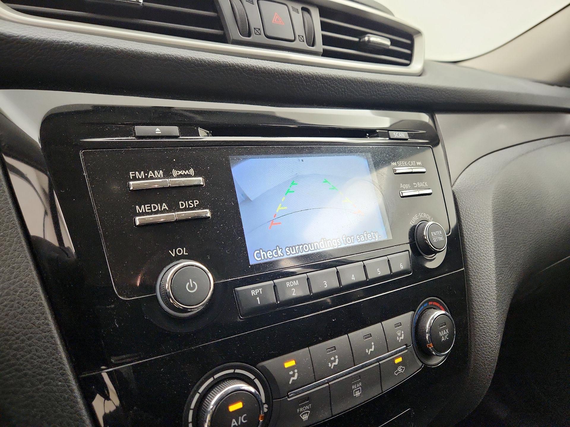 Thumbnail: 2016 Nissan Rogue - 14