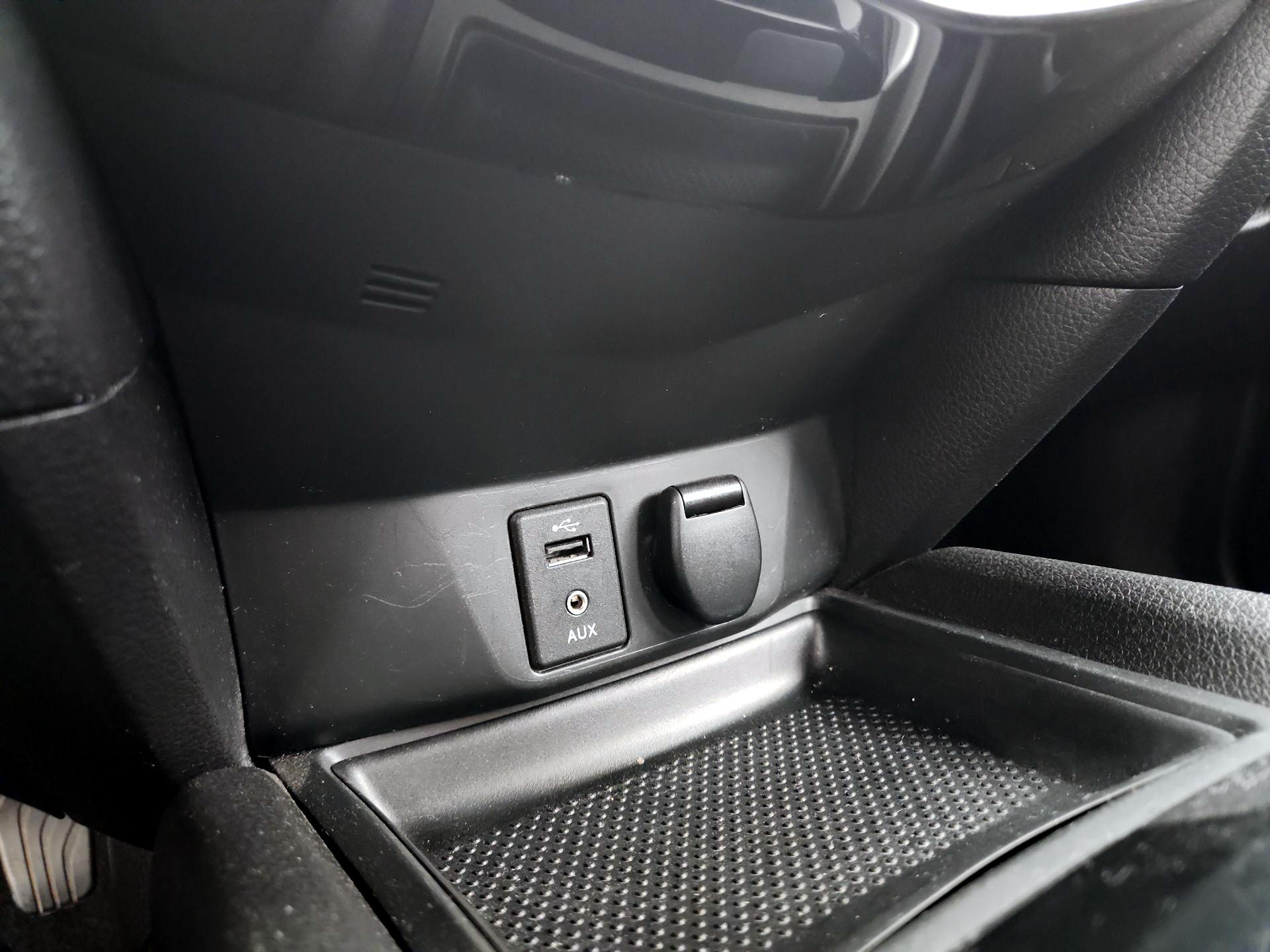 Thumbnail: 2016 Nissan Rogue - 18
