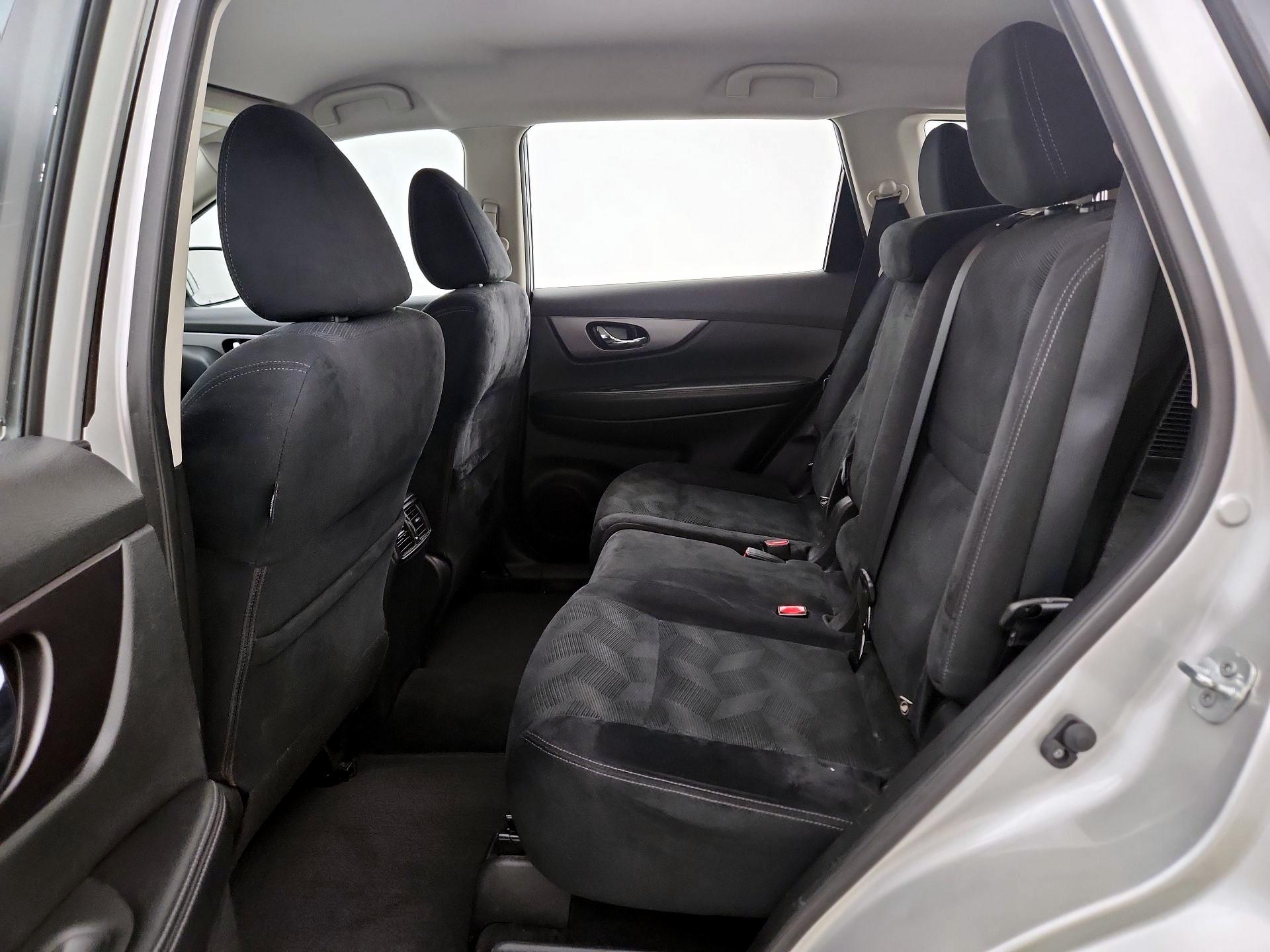 Thumbnail: 2016 Nissan Rogue - 19