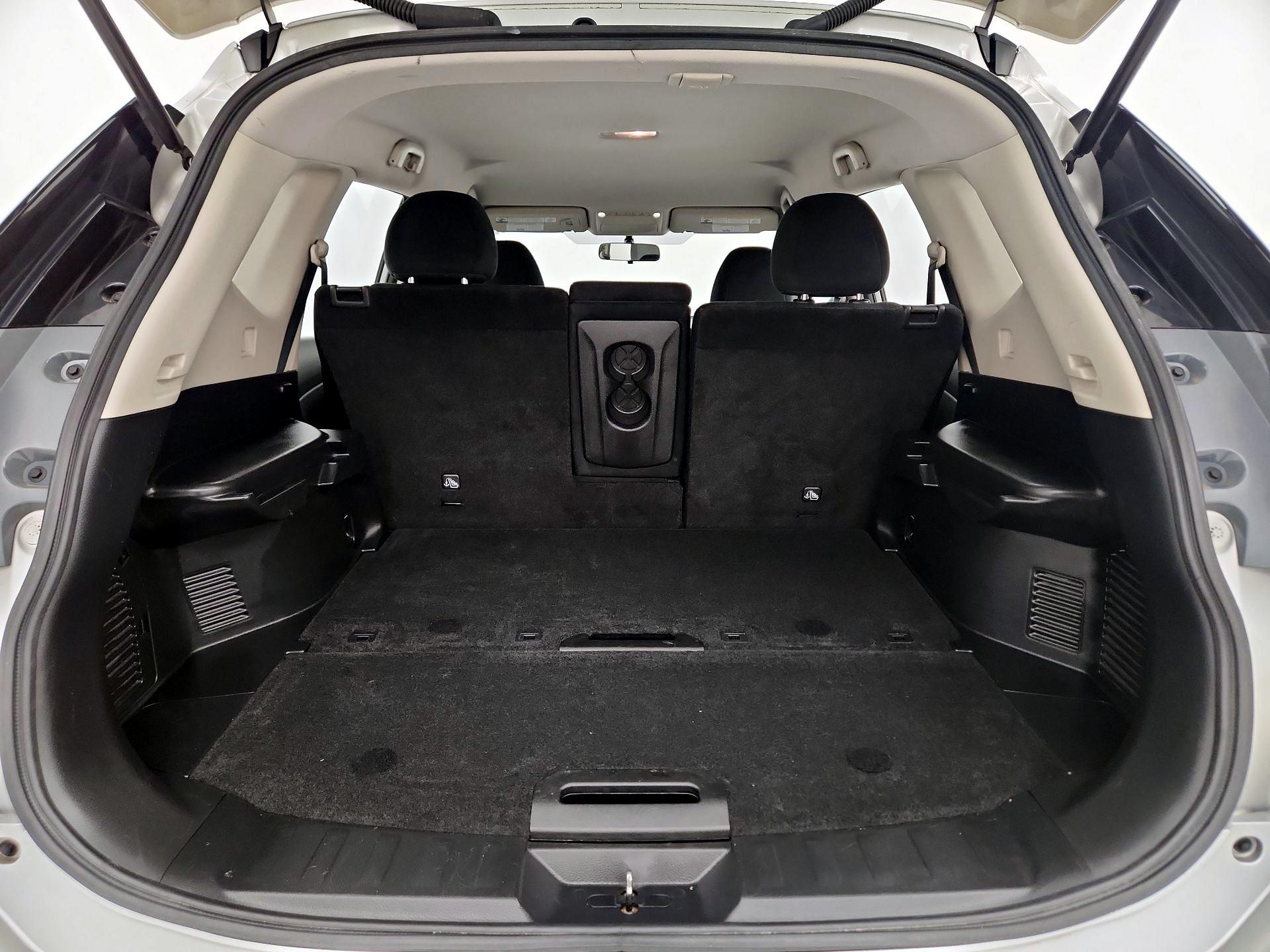 Thumbnail: 2016 Nissan Rogue - 20
