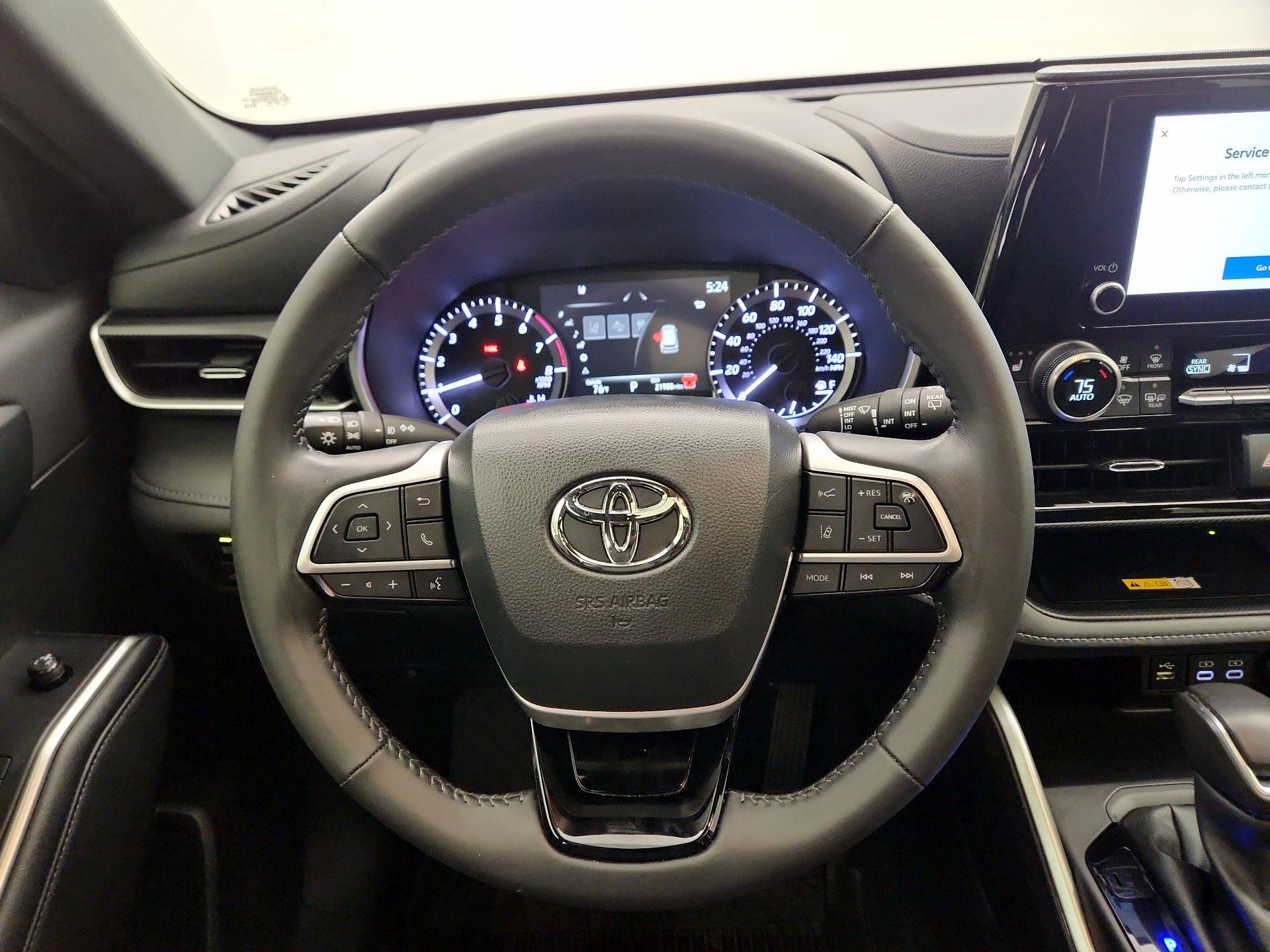 Thumbnail: 2024 Toyota Highlander - 10