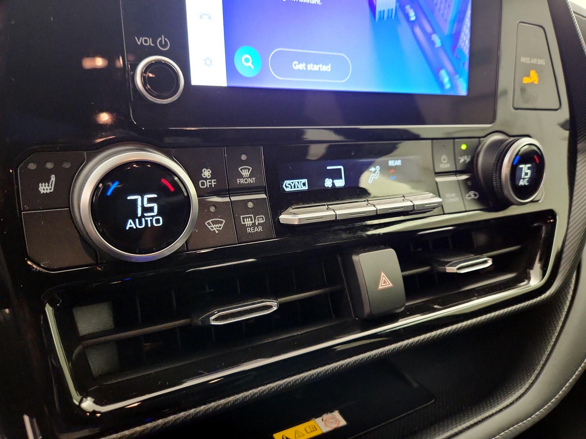 Thumbnail: 2024 Toyota Highlander - 17