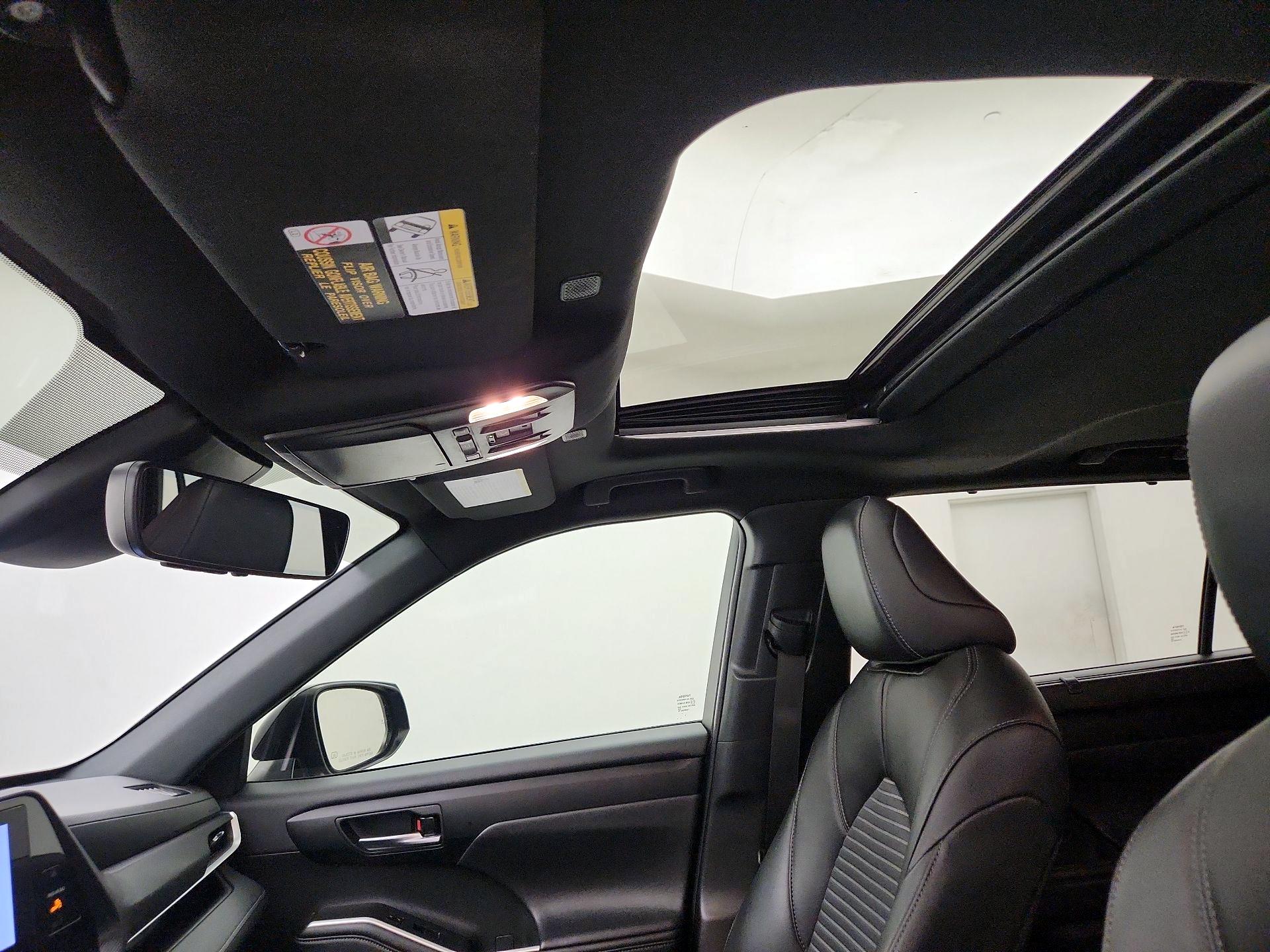 Thumbnail: 2024 Toyota Highlander - 20