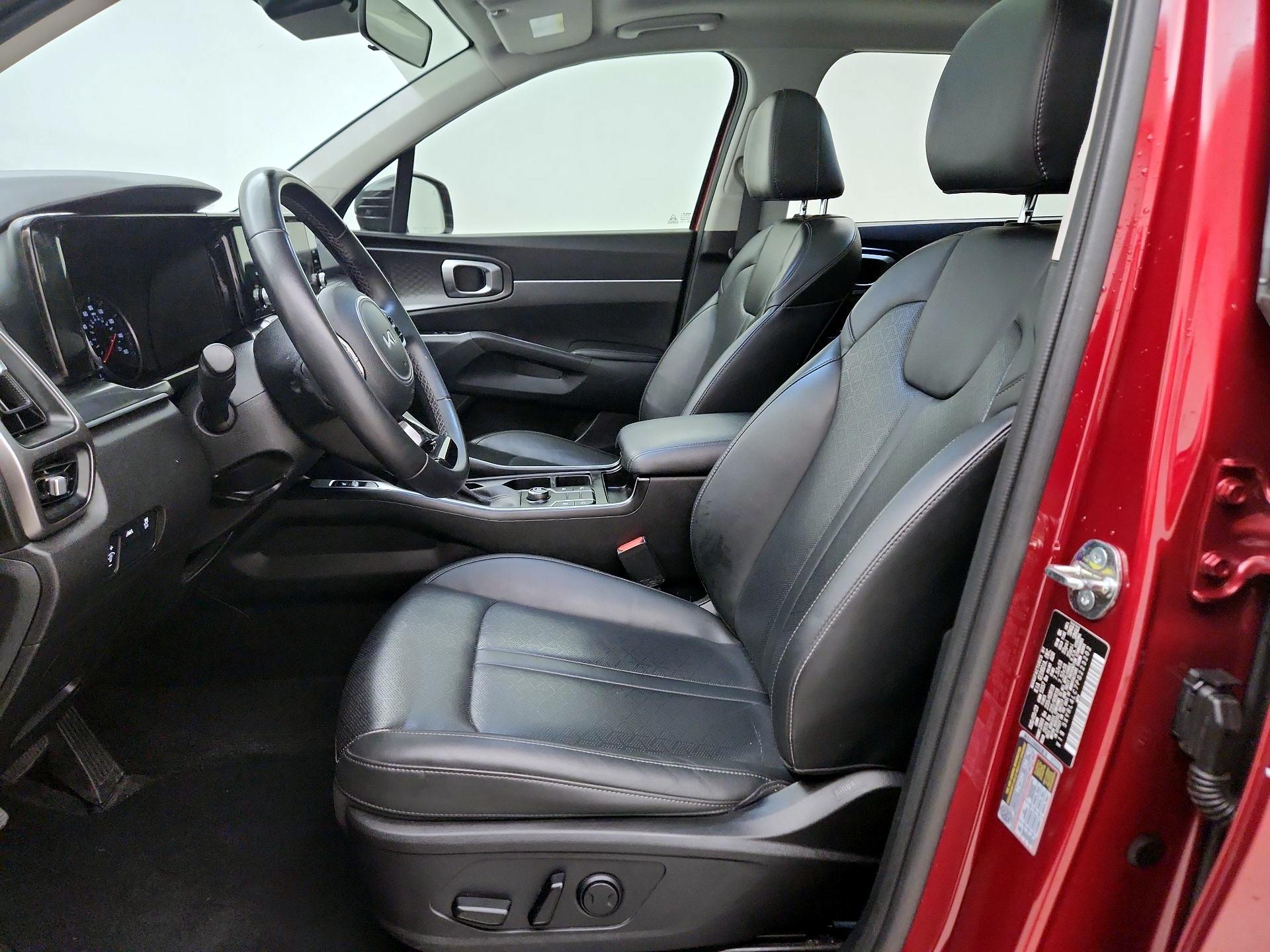 Thumbnail: 2023 Kia Sorento - 11