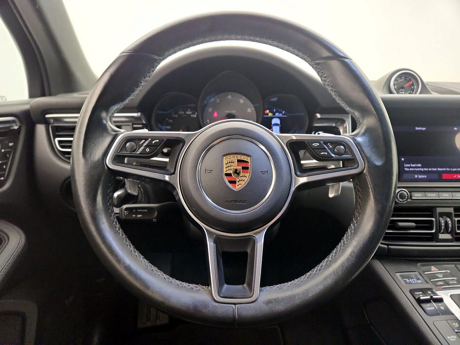 Thumbnail: 2020 Porsche Macan - 10