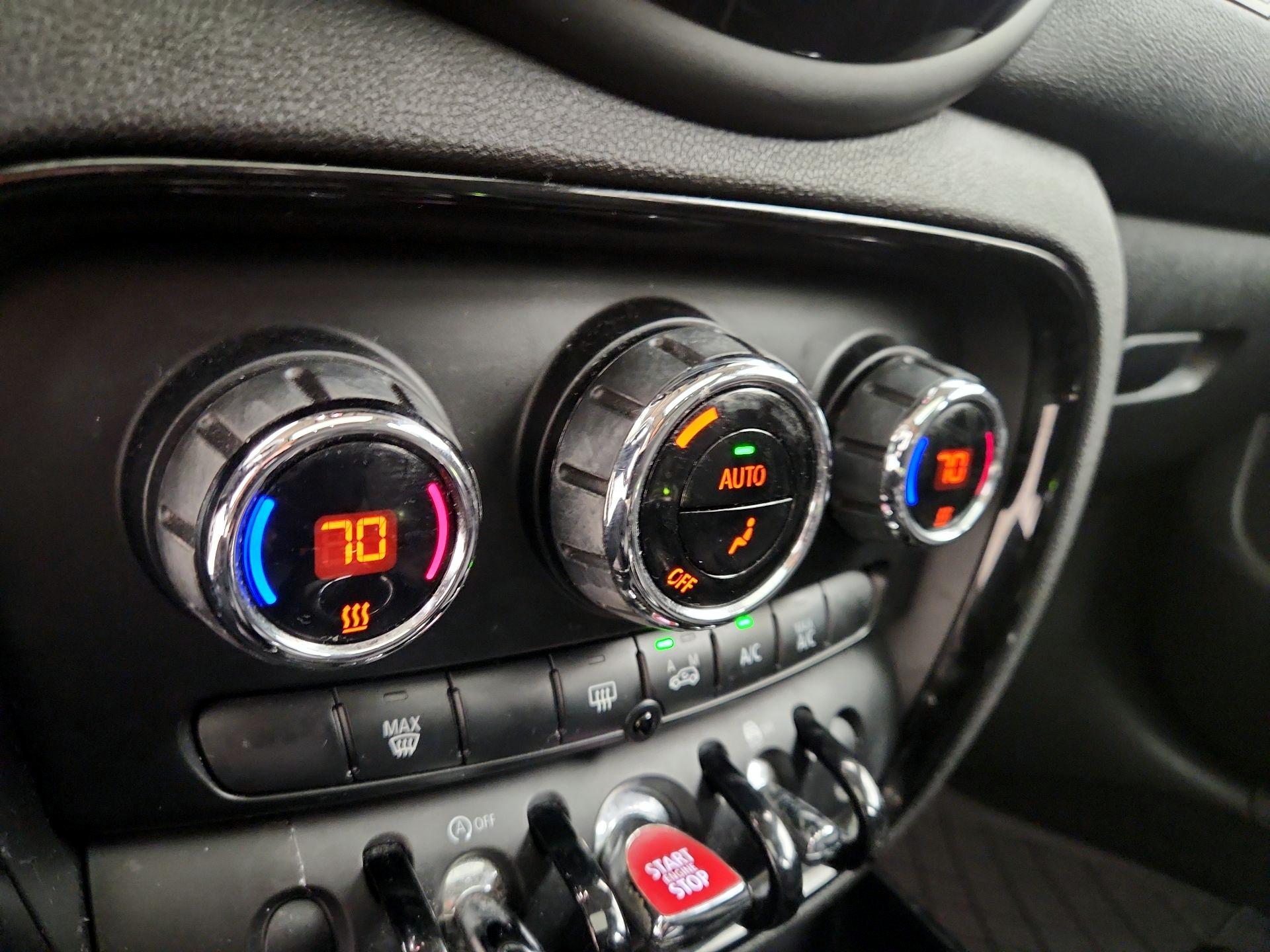 Thumbnail: 2016 MINI Cooper Clubman - 15